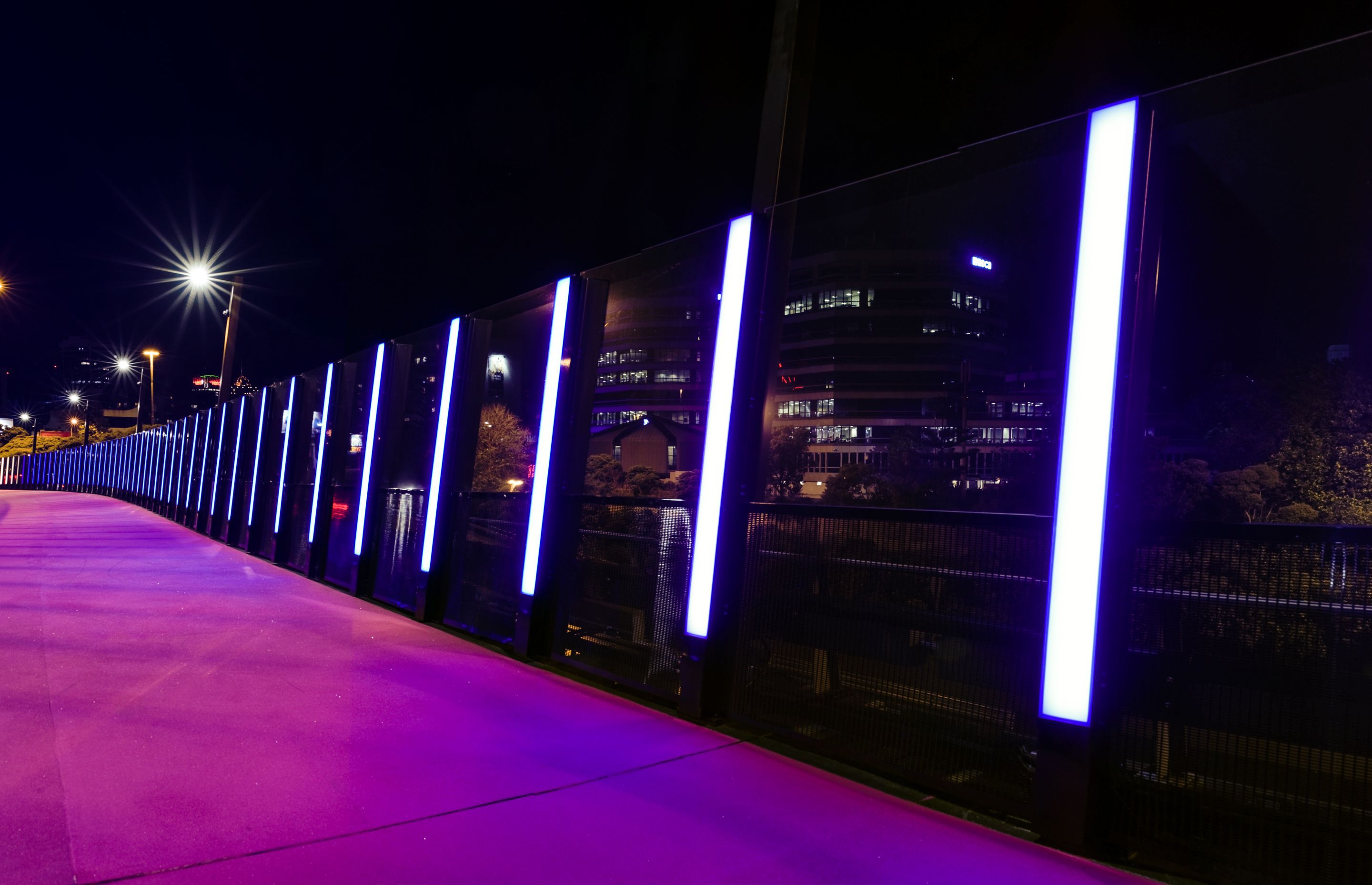 Te Ara | Whiti – The Lightpath using SatinGlas