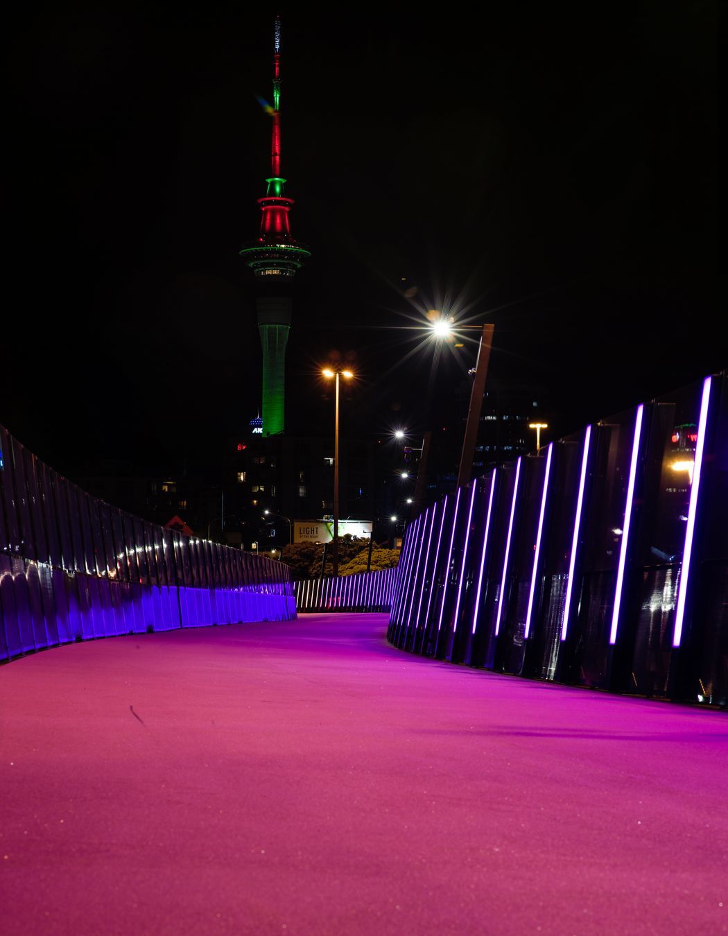 Te Ara | Whiti – The Lightpath using SatinGlas