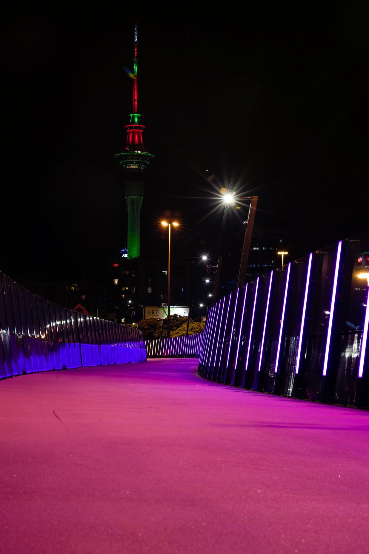 Te Ara | Whiti – The Lightpath using SatinGlas