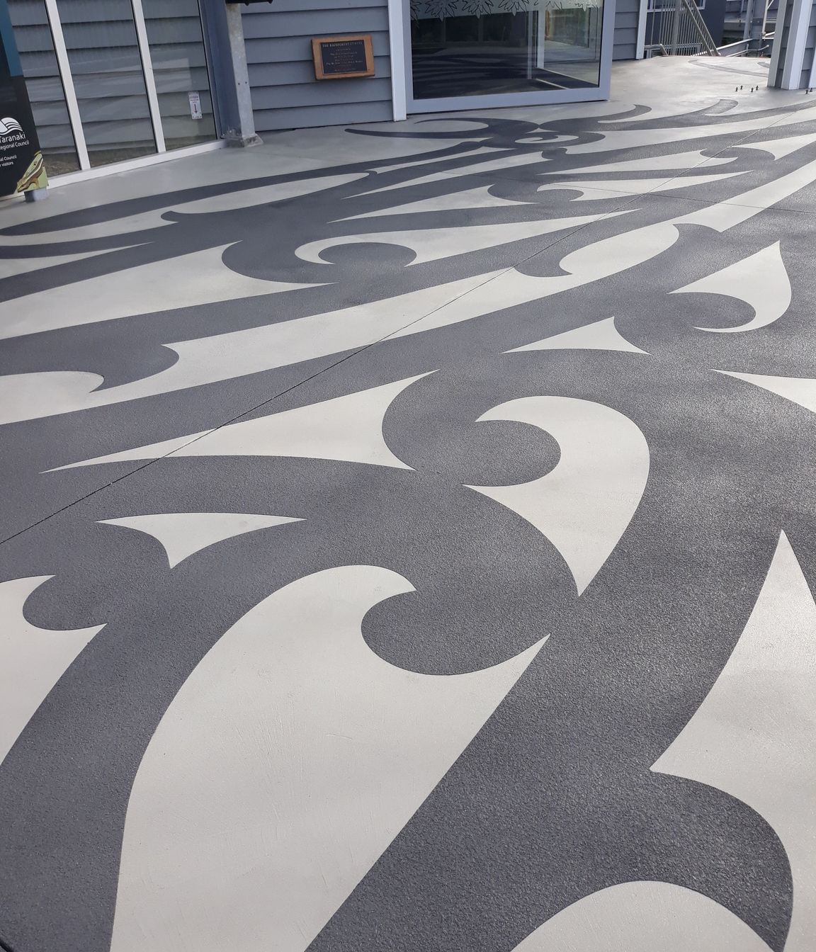 Pukeiti-2-Silversand-Charcoal-overlay-v7.jpg