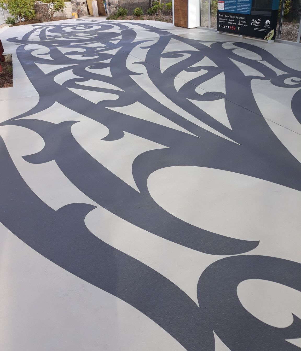 Pukeiti-3-Silversand-Charcoal-overlay-v2.jpg