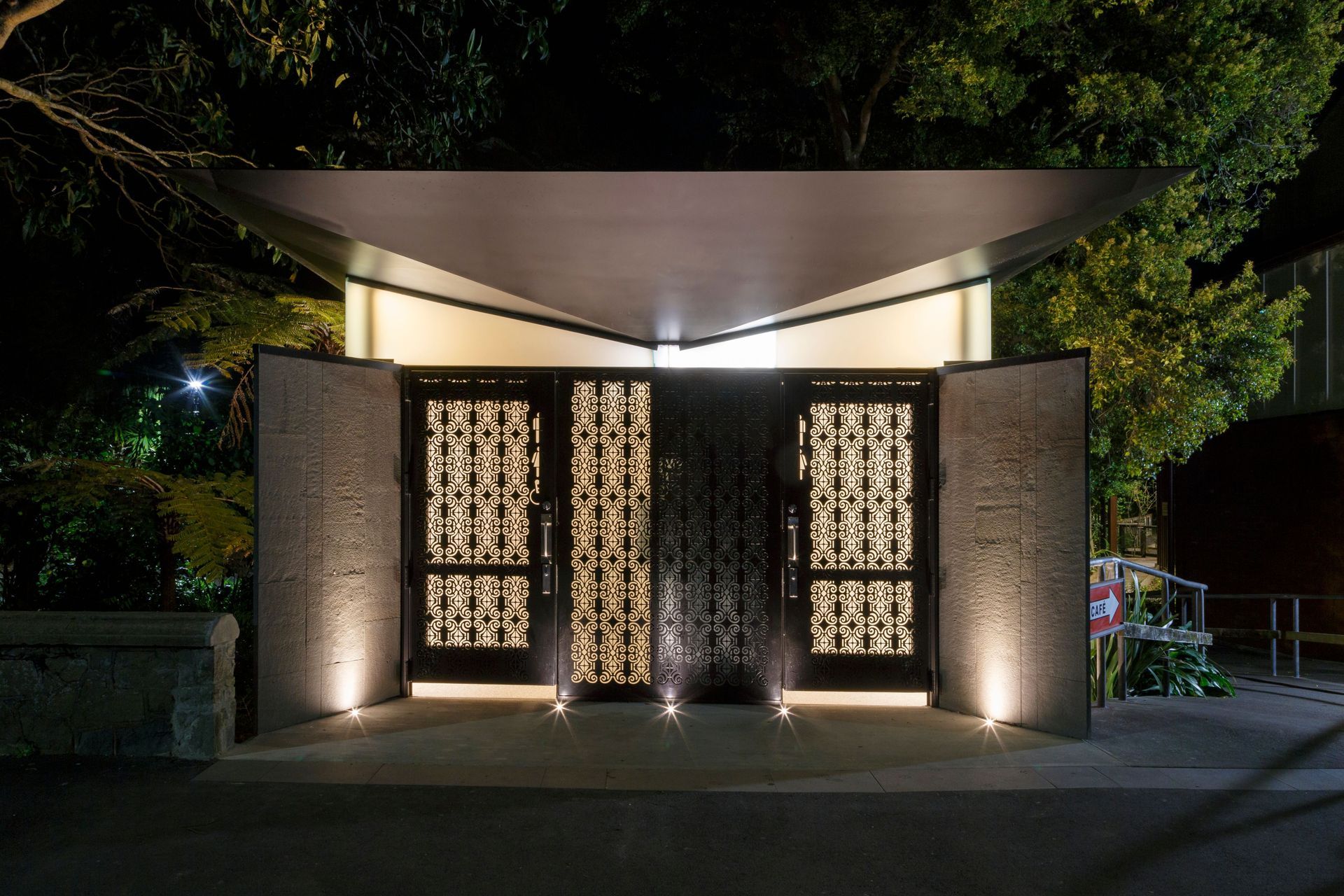 Queens Garden Toilet Block