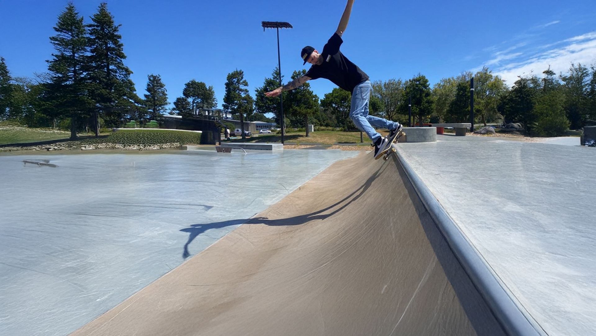 Motutawa Skatepark banner