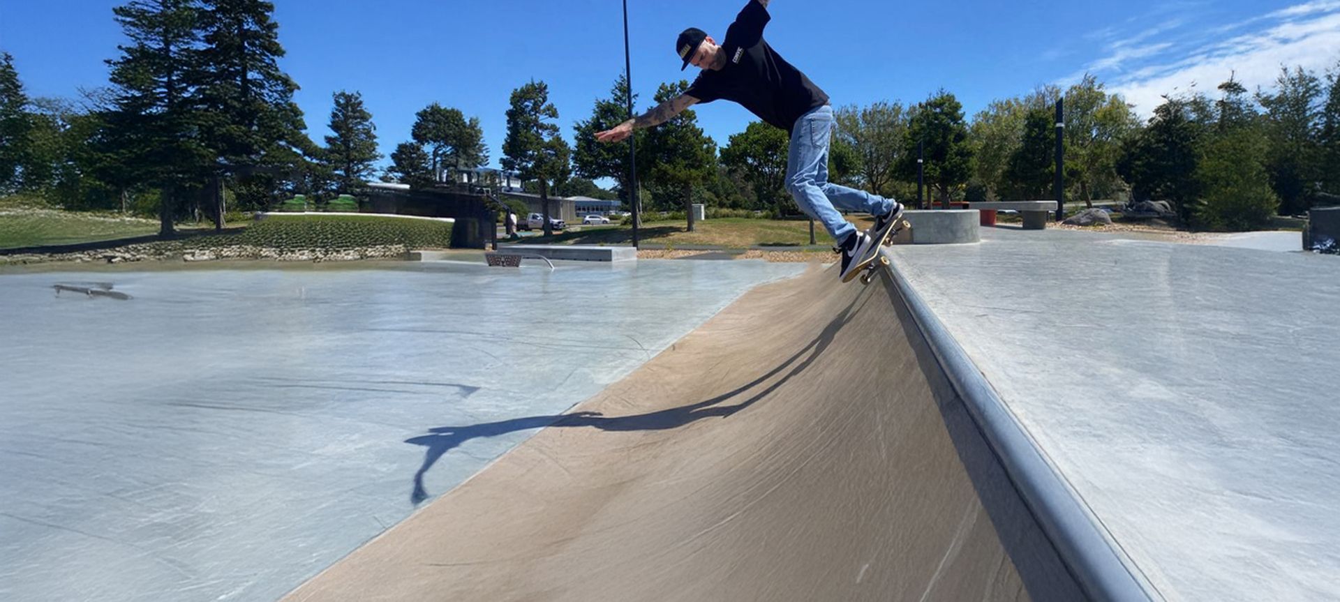 Motutawa Skatepark banner
