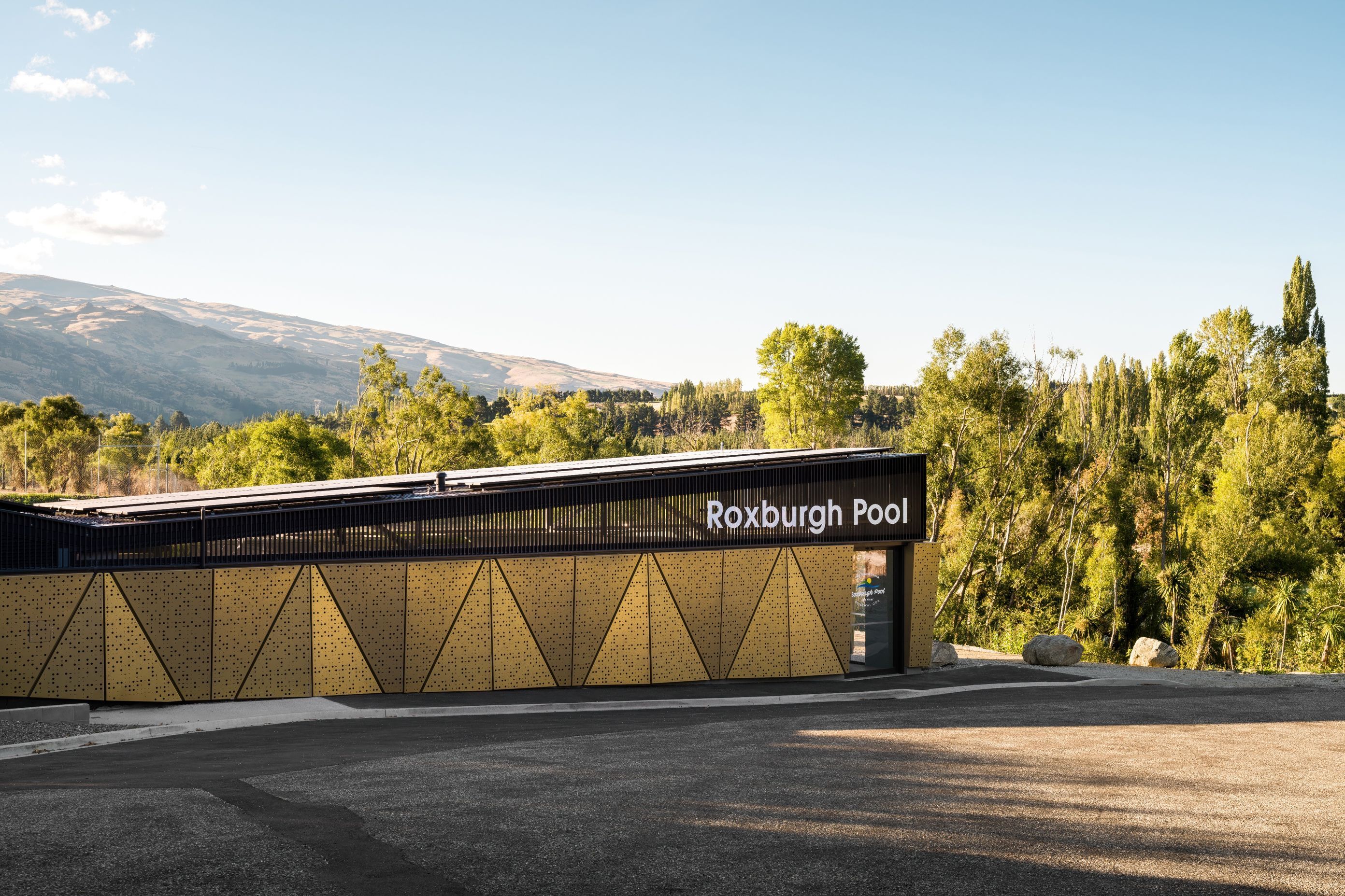 Roxburgh-3-gigapixel-standard-v2-05x.jpeg