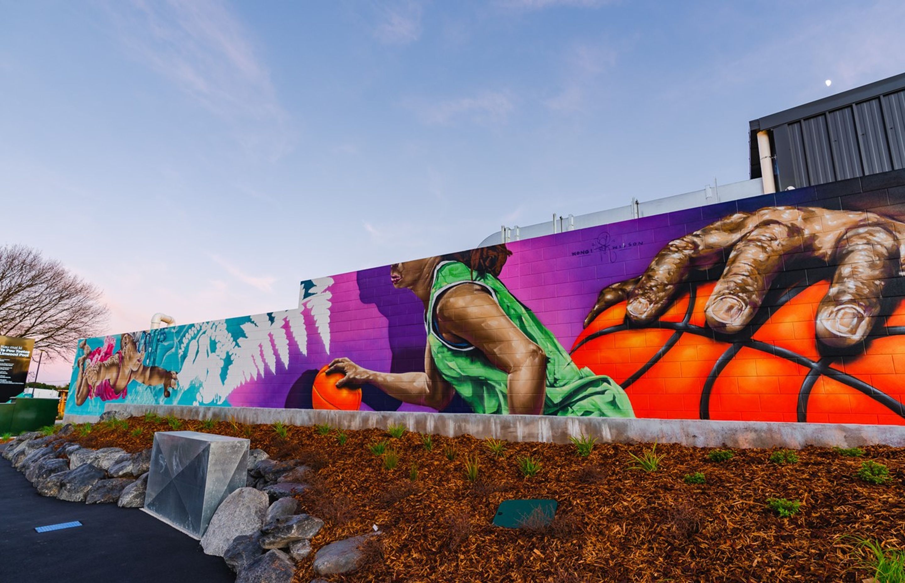Te Pou Toetoe: Linwood Pool