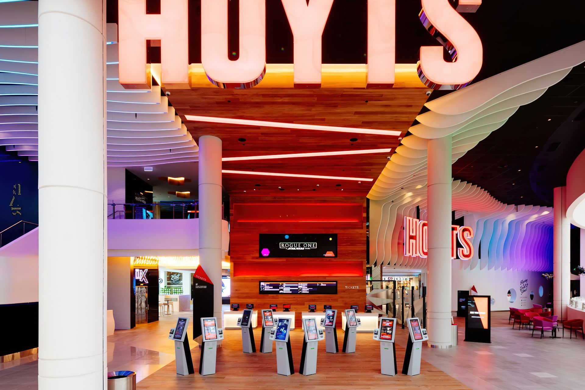 Hoyts-Photo-2-1-v3.jpg