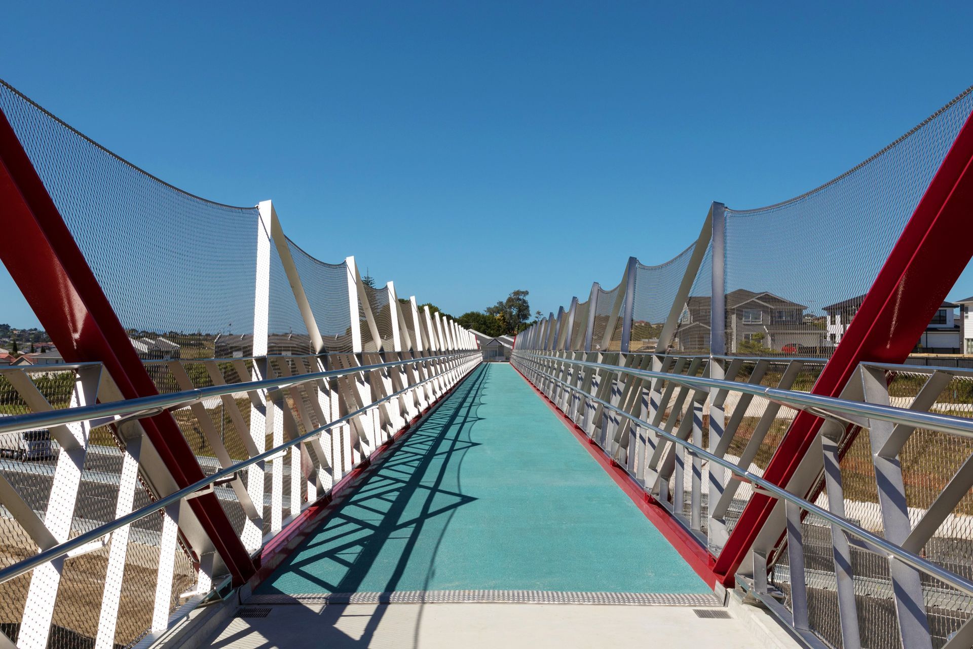 Tirohanga Whānui / Spencer Rd walk and cycling bridge