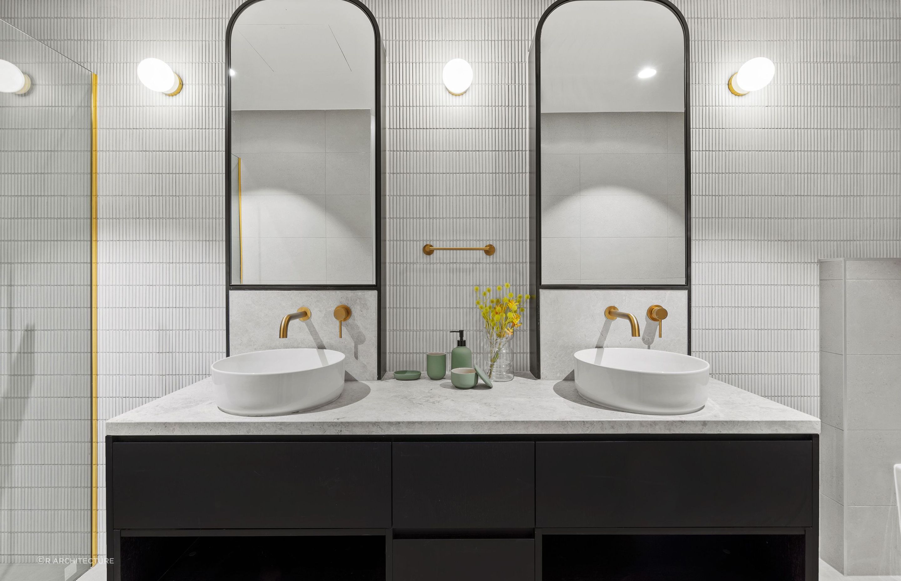 18-BATHROOM.JPG