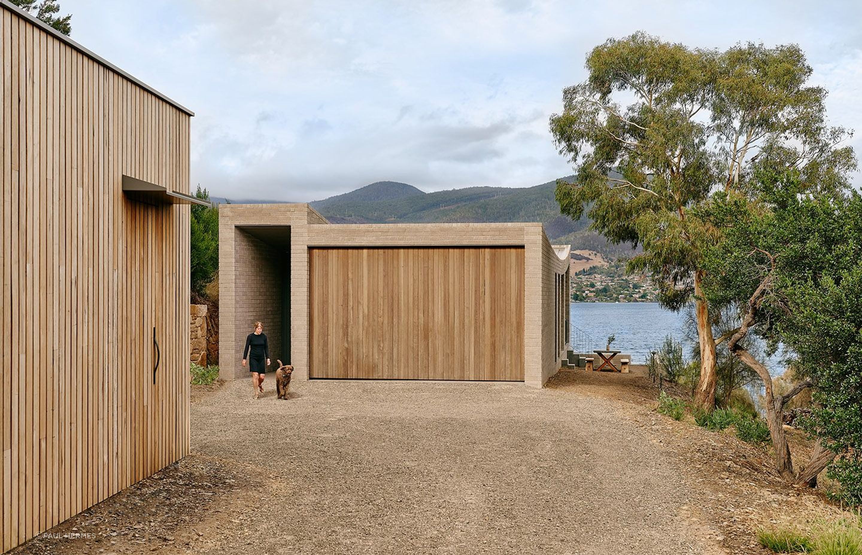 HOUSE AT OTAGO BAY