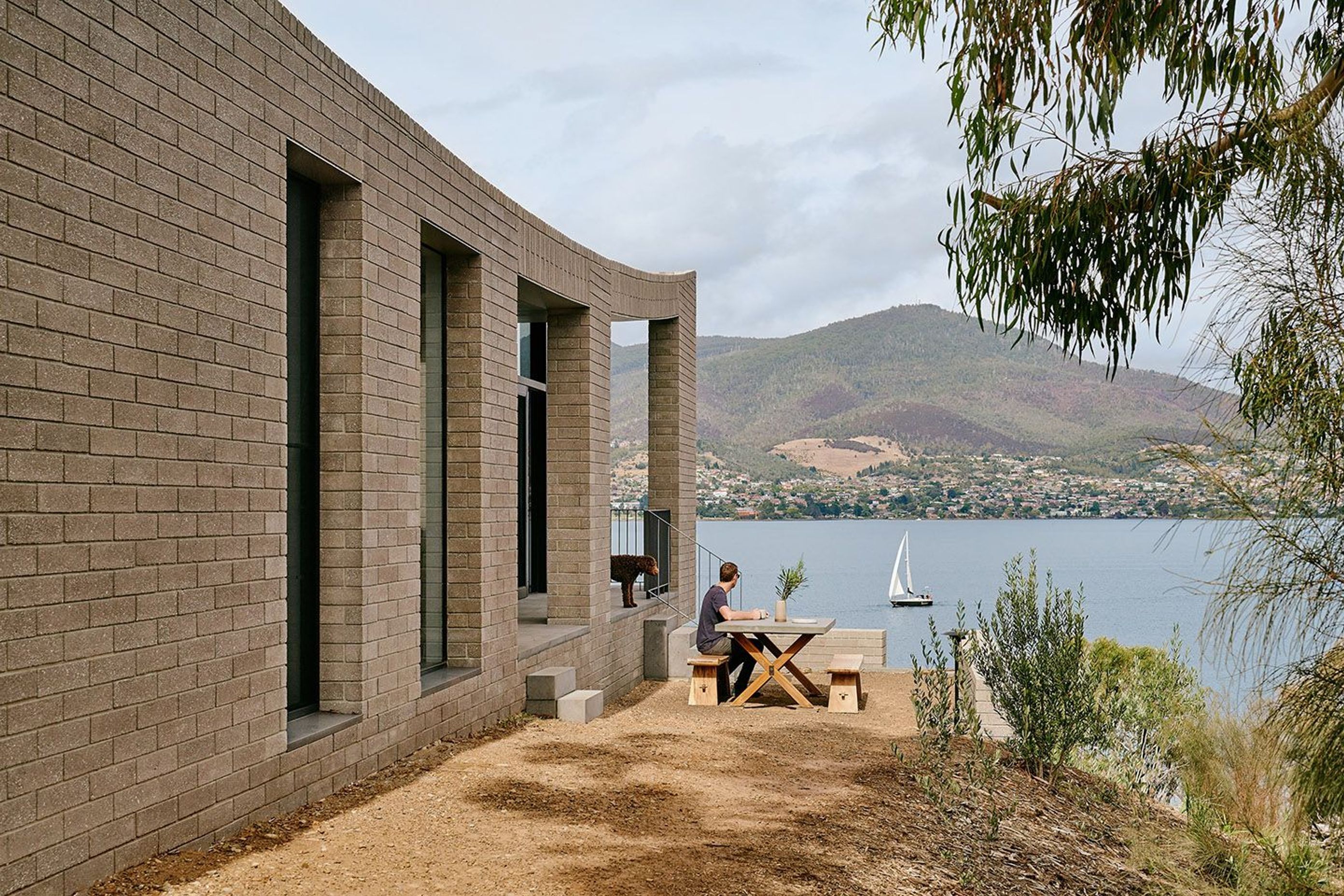 HOUSE AT OTAGO BAY