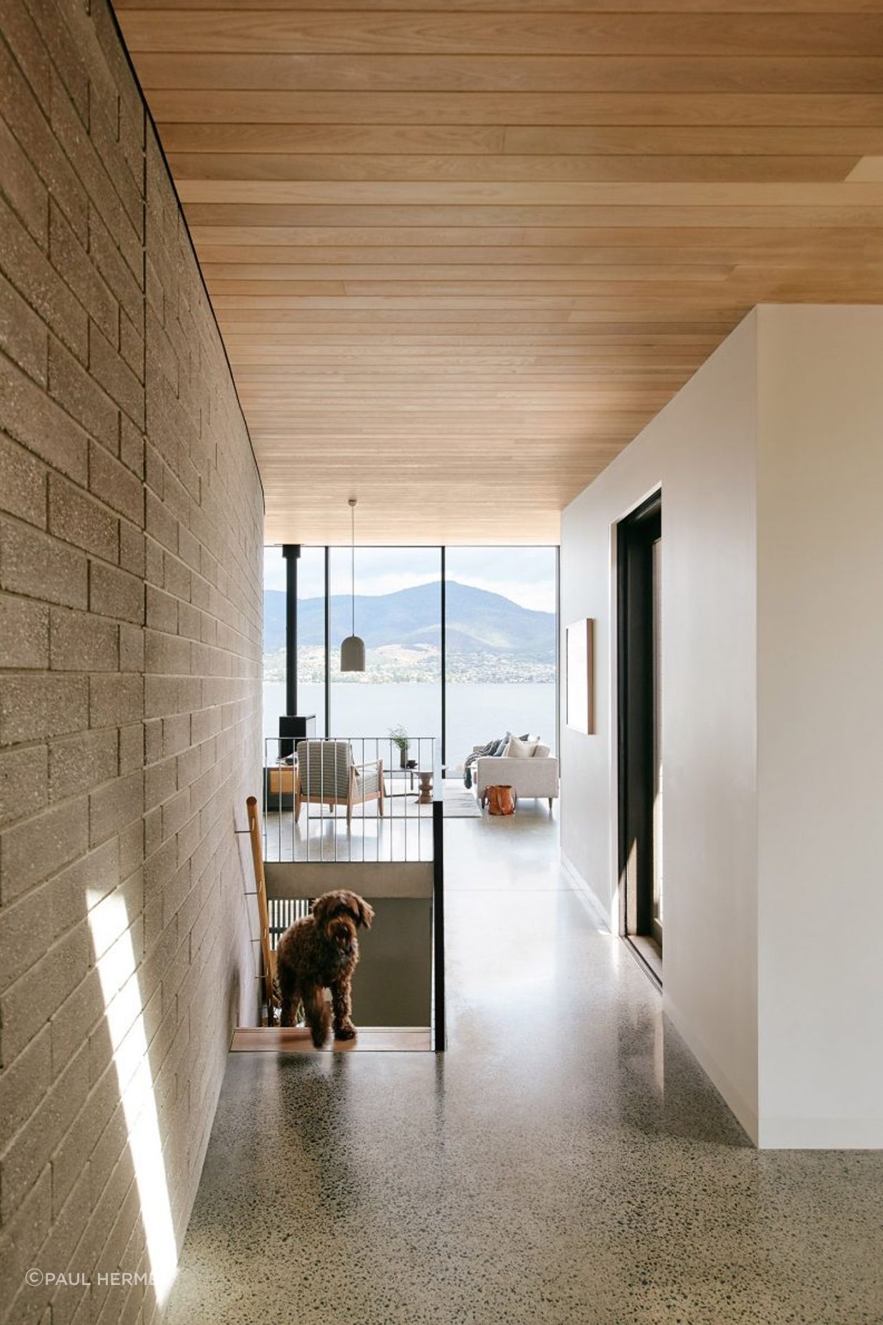 HOUSE AT OTAGO BAY