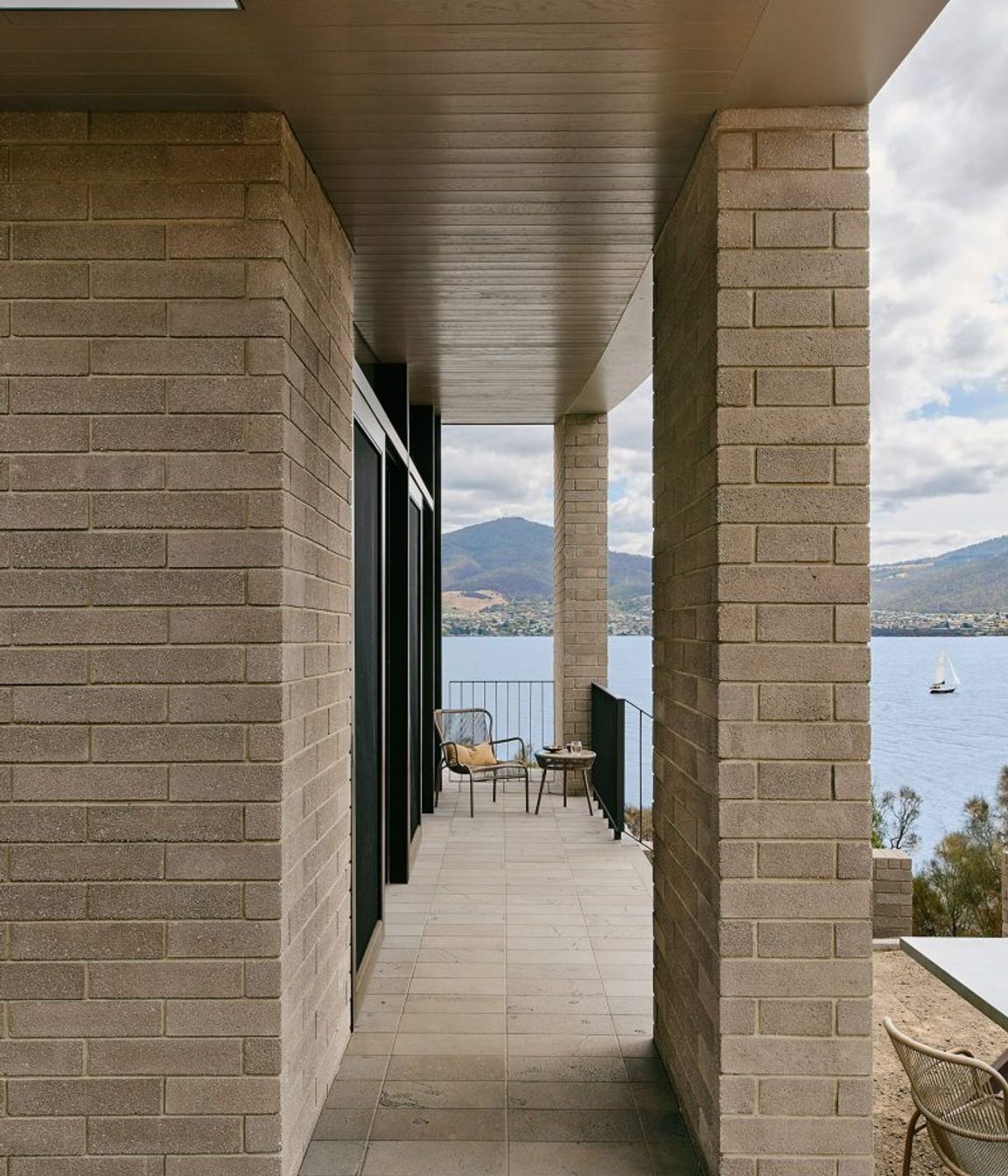 HOUSE AT OTAGO BAY
