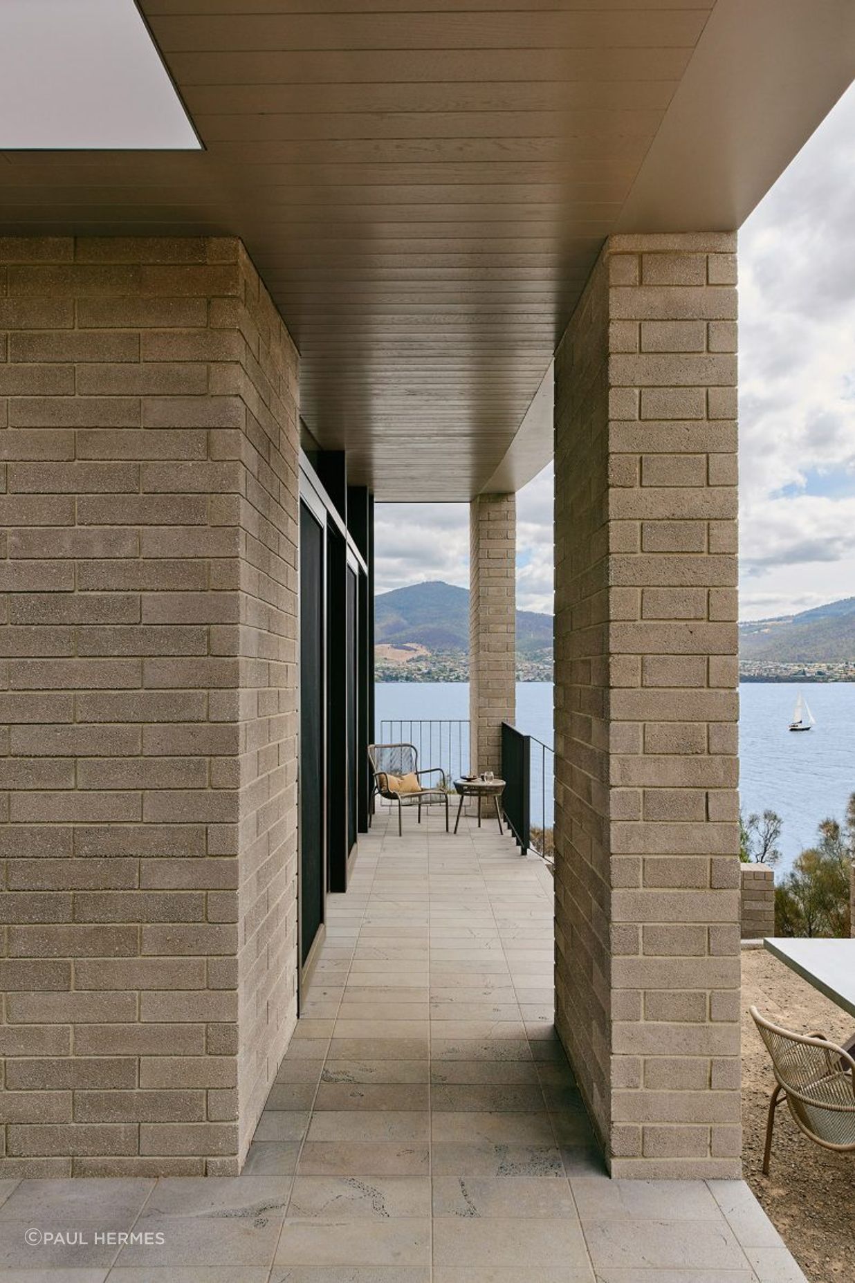 HOUSE AT OTAGO BAY
