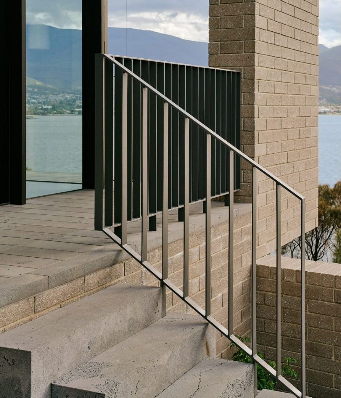 HOUSE AT OTAGO BAY