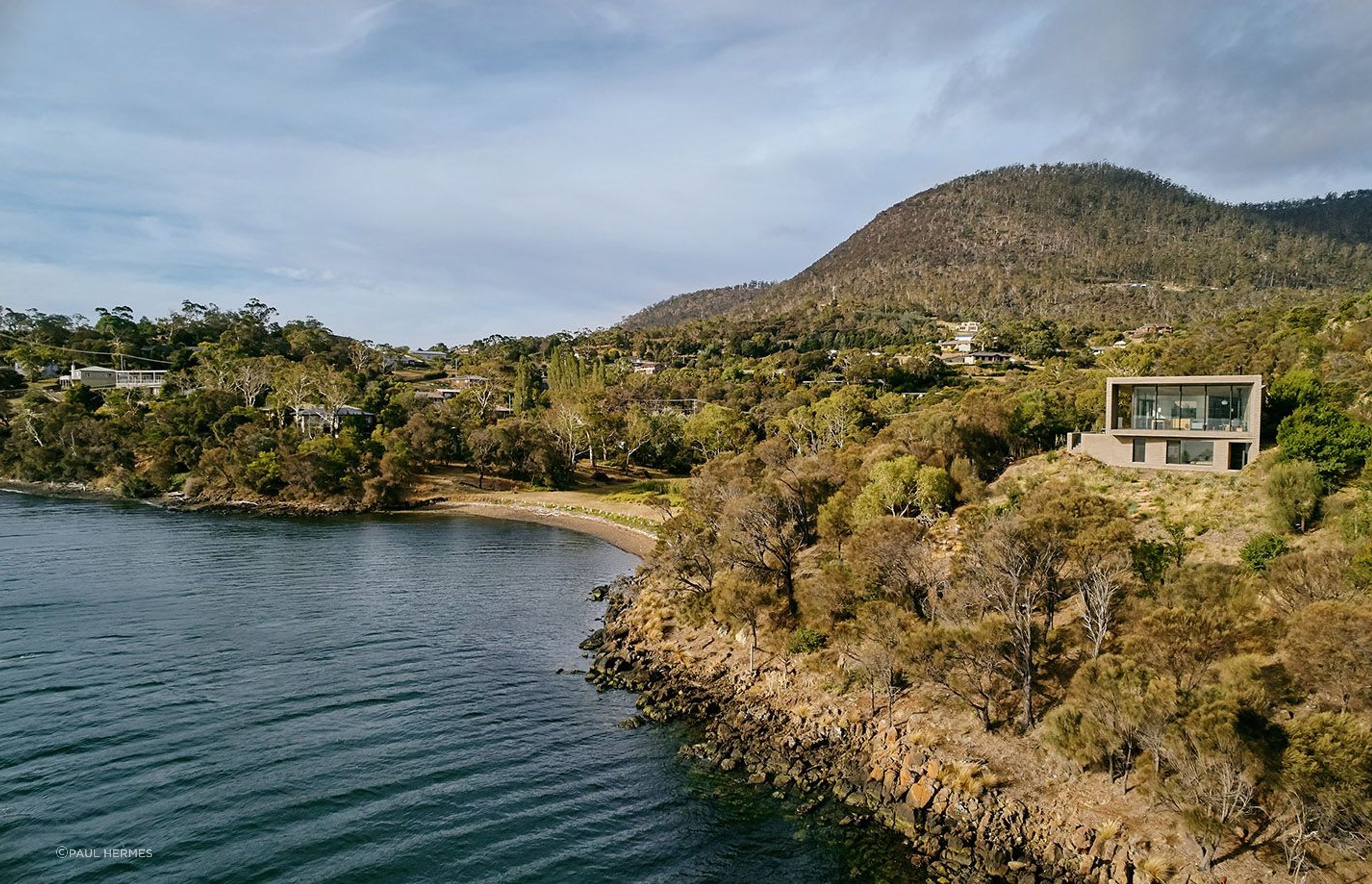 HOUSE AT OTAGO BAY