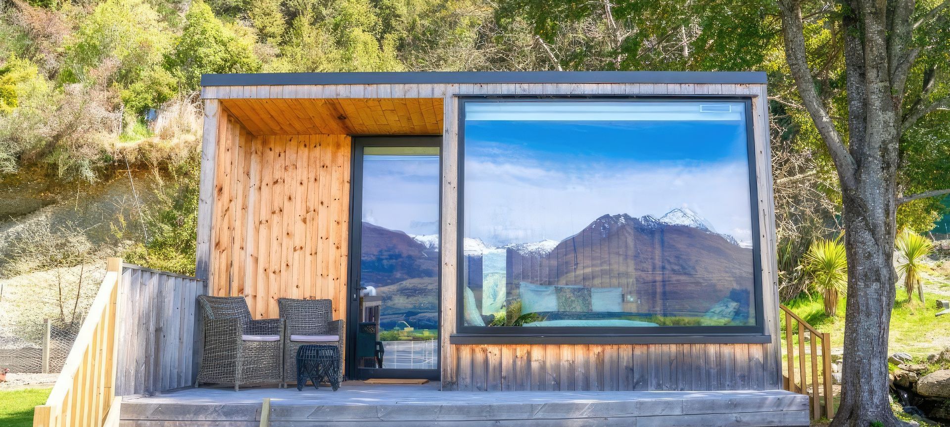 Kinloch Cabins banner