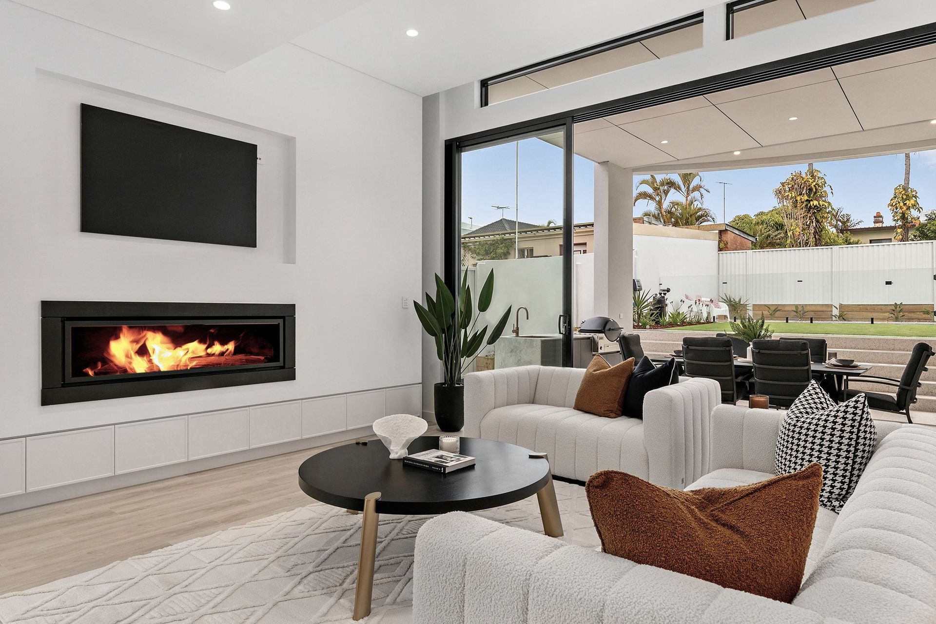 5-Living-Room.jpg