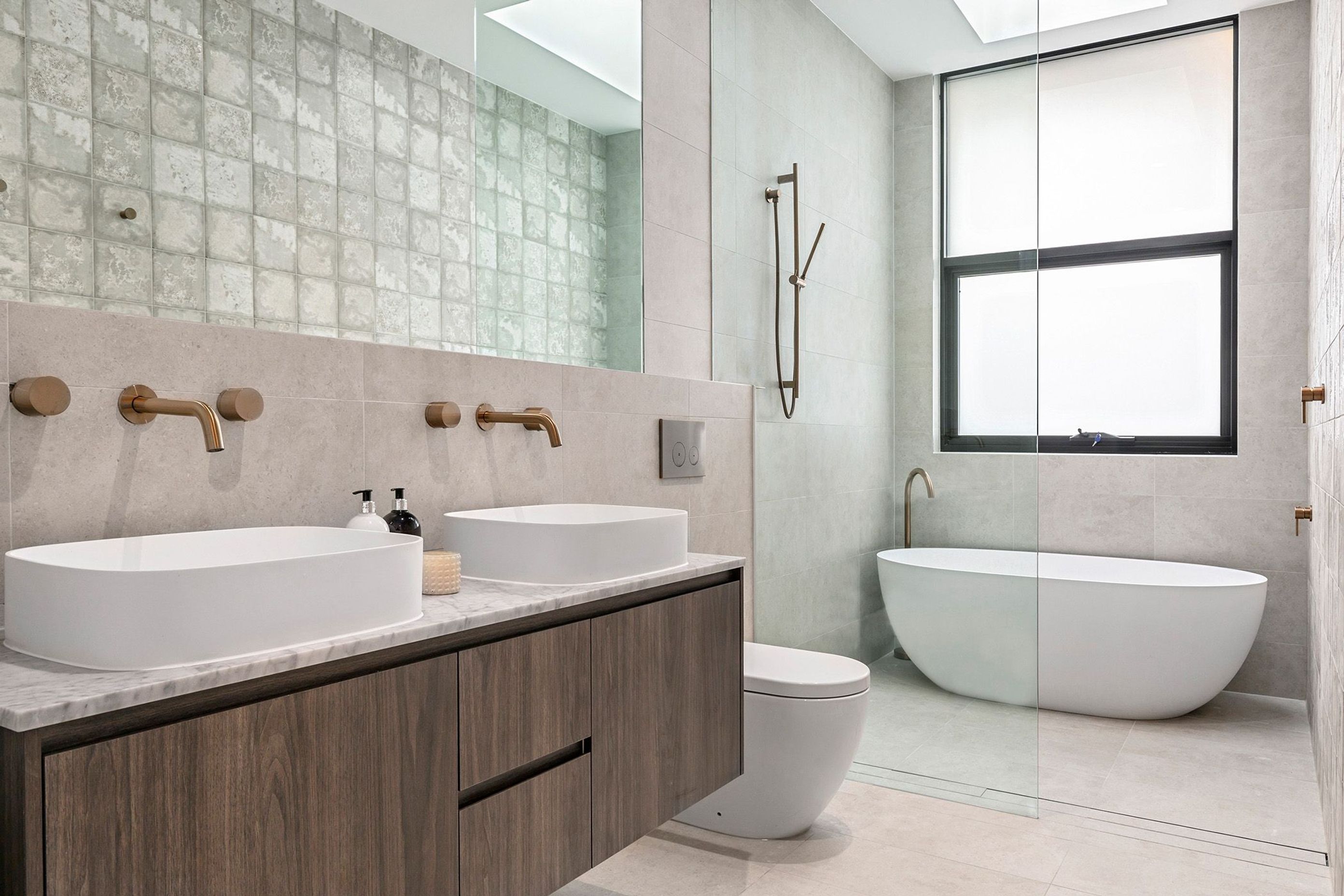8-Bathroom.jpg