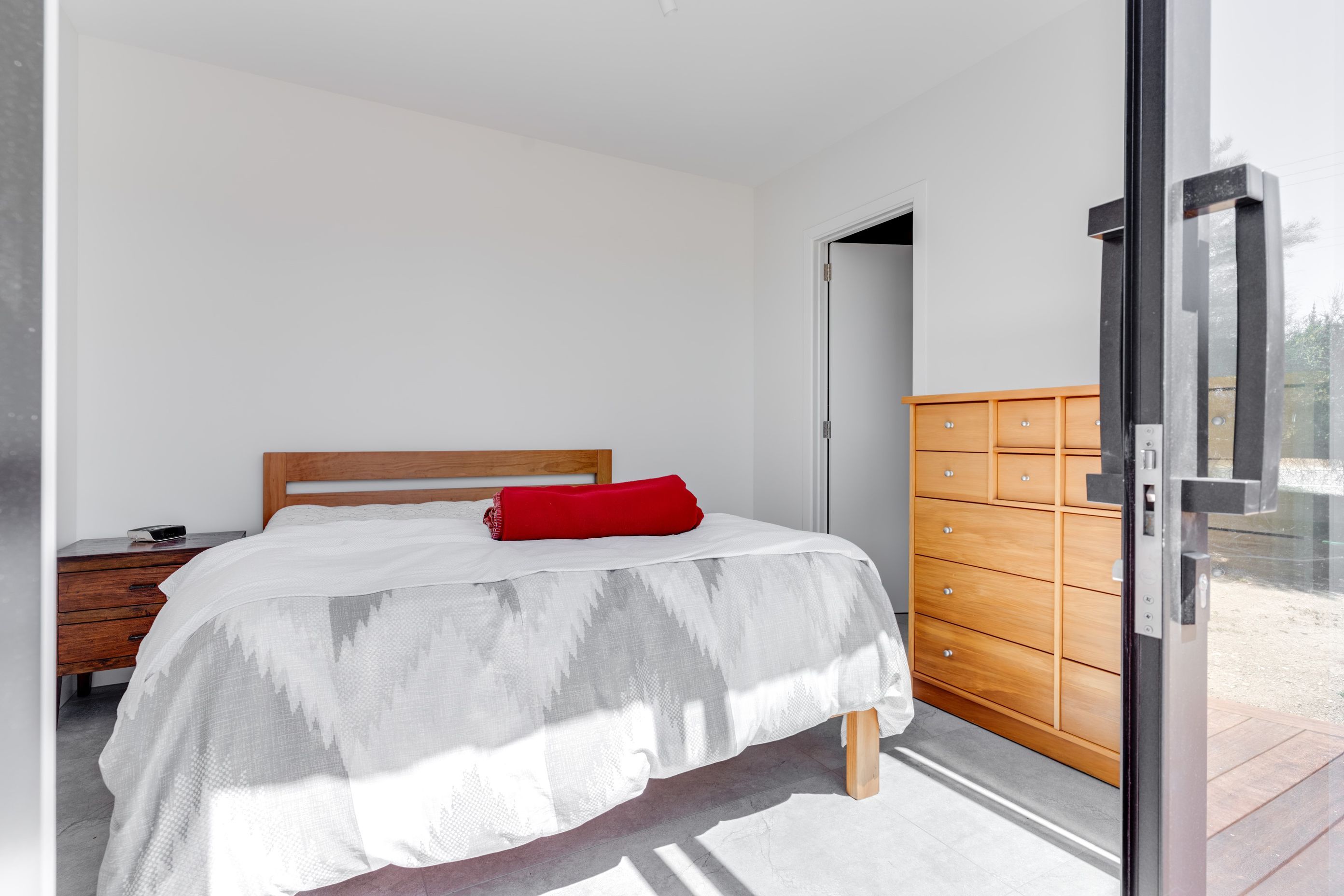 900-Aubrey-RdInterior-02-Custom.jpg