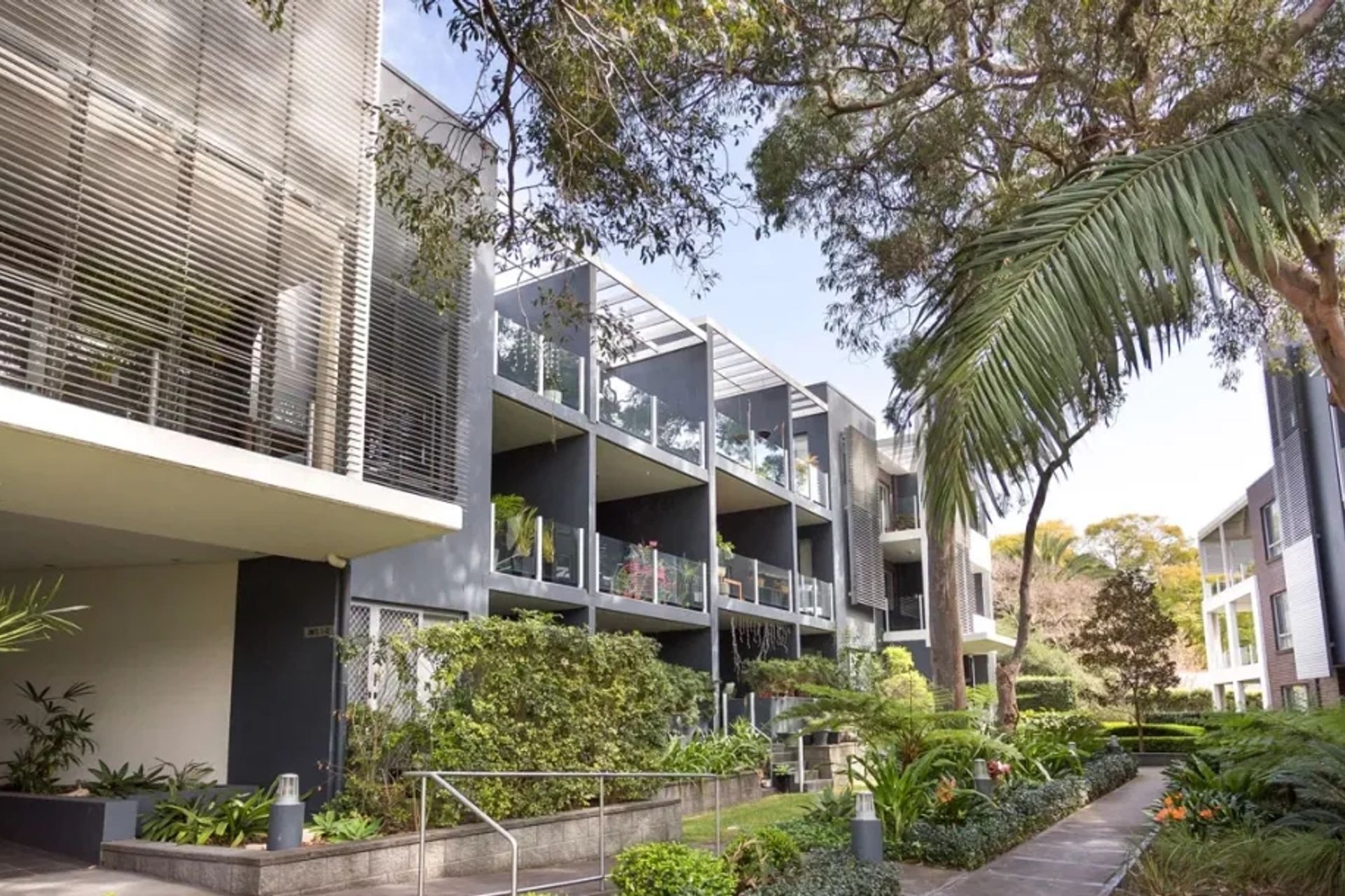 Auburn Street Apartments