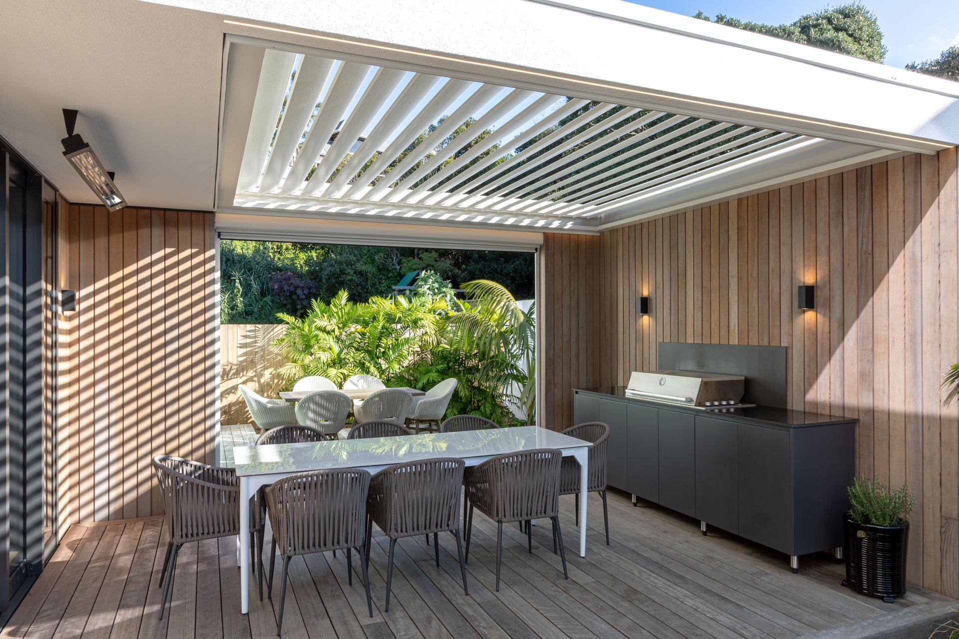 Private-House-Takapuna-Smith-Architects-Residential-Project-3-v2.jpg