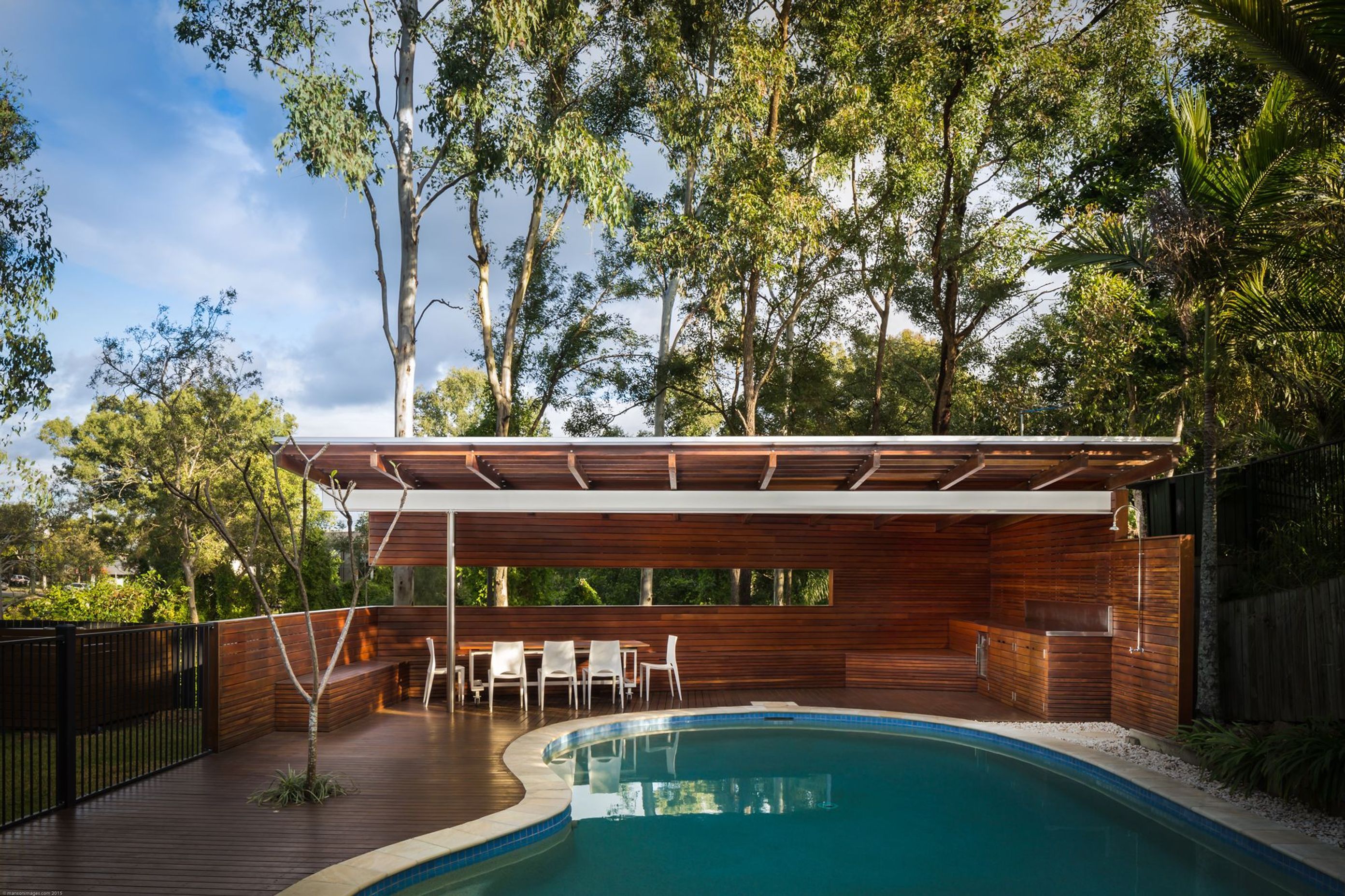 Yeerongpilly Poolhouse