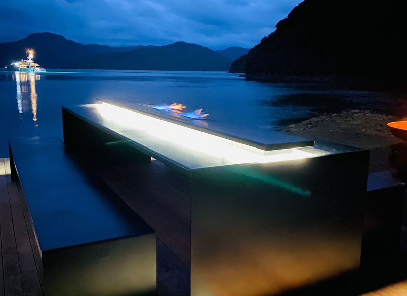 Floating Table