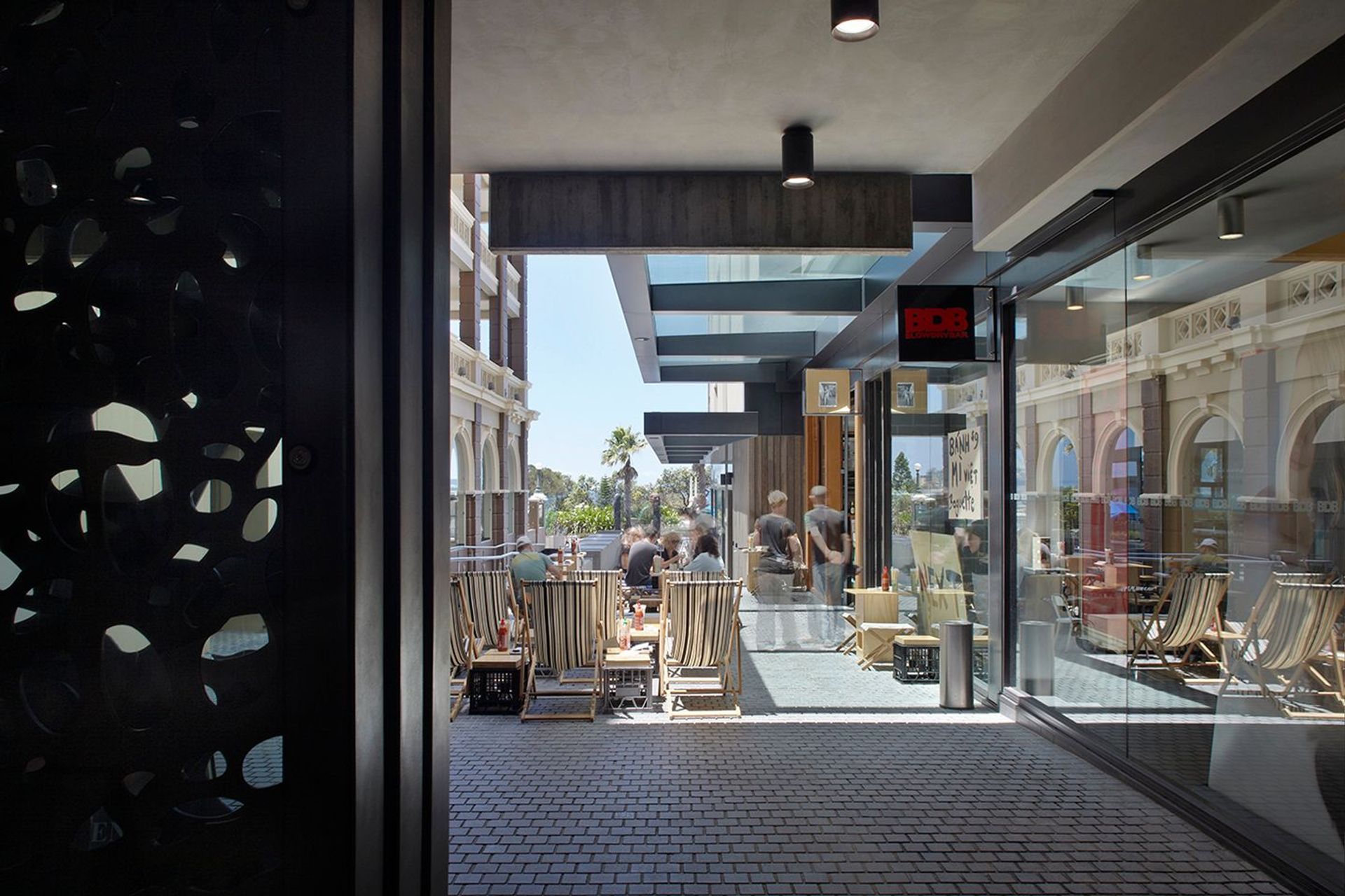 MHNDU The Beach House