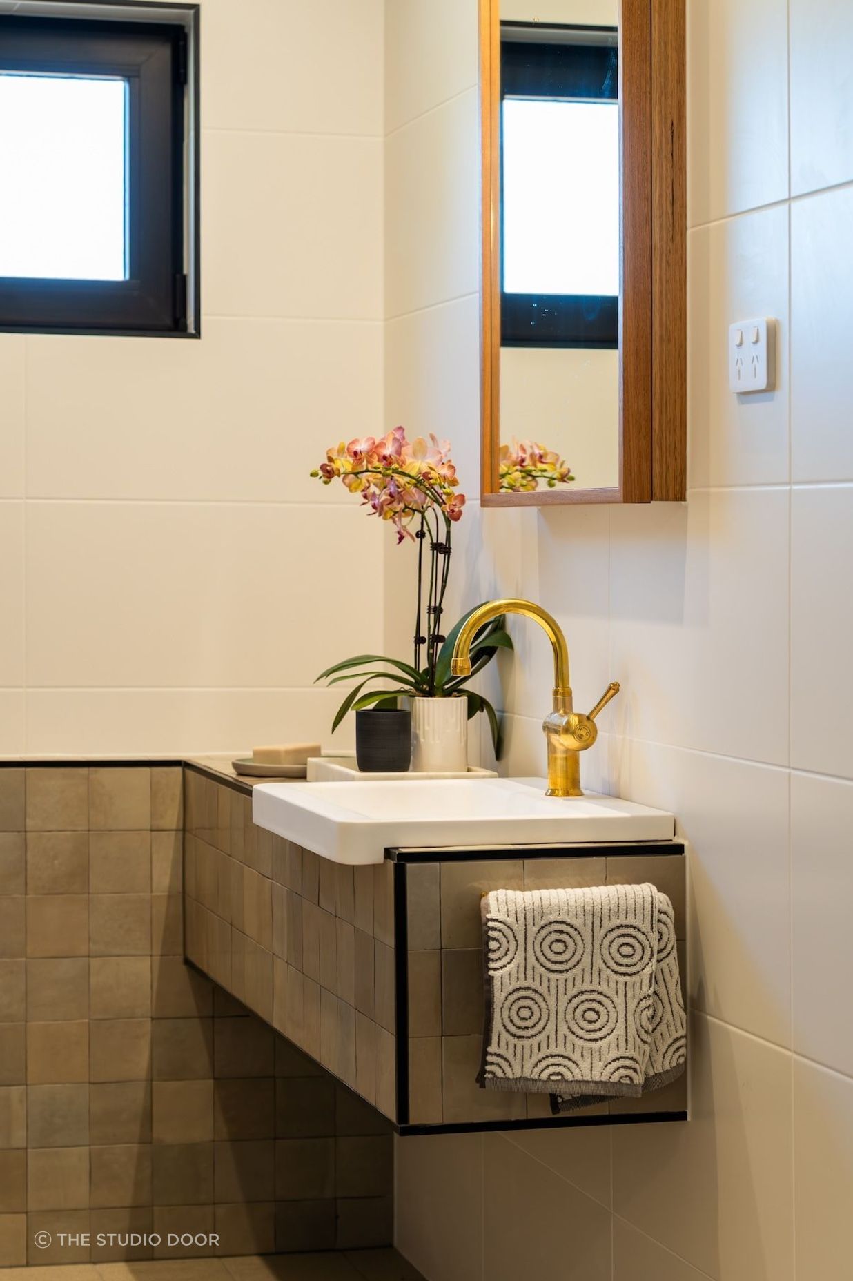 05-envirotecture-livinglightlyhaus-renovation-newsouthwales-bathroom.jpg