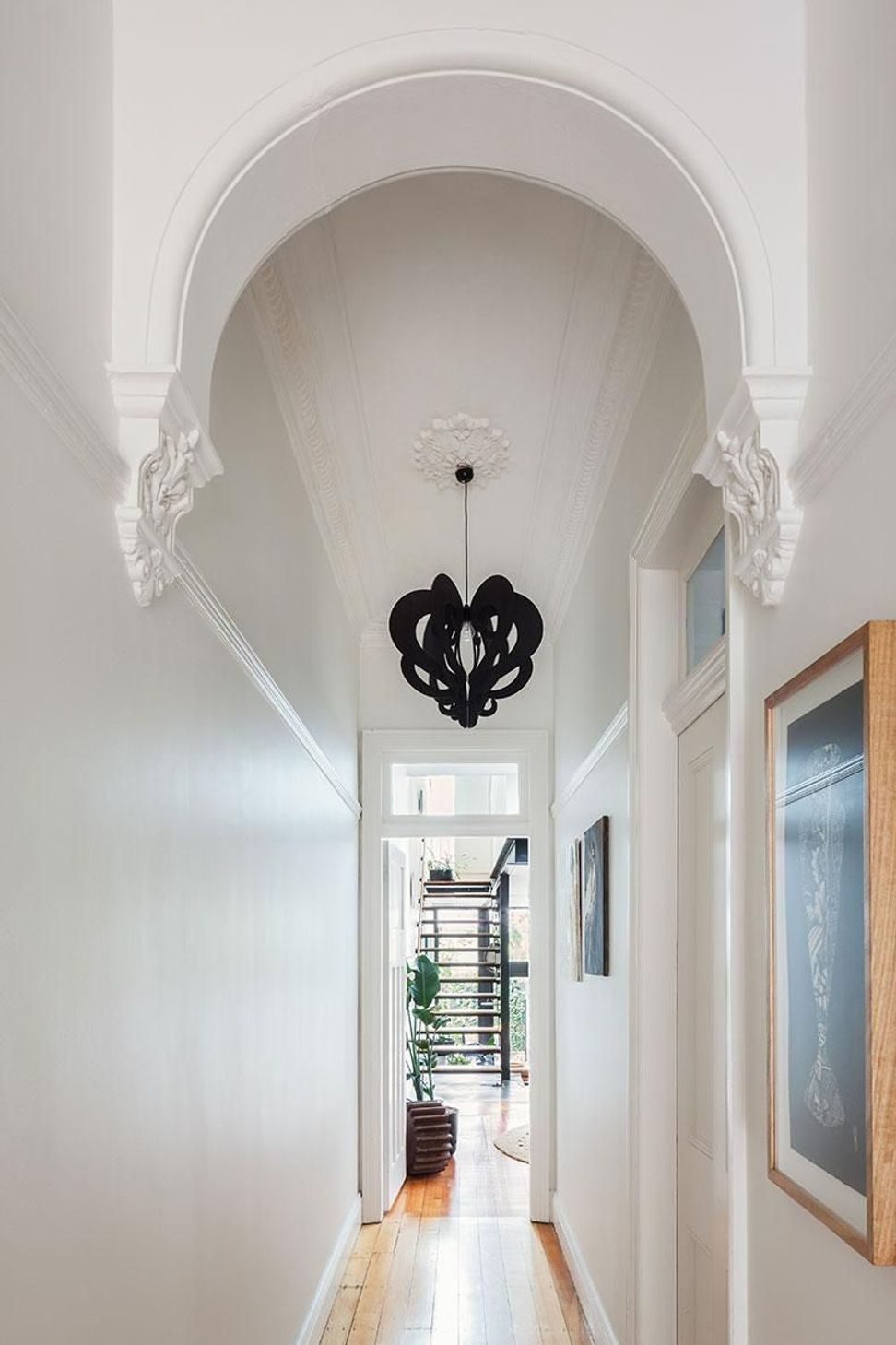 06-Matt-Day-Architect-Matt-Day-Randwick-House-Hallway.jpg