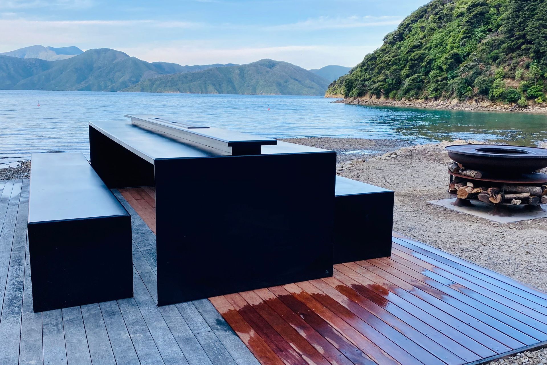 Floating Table