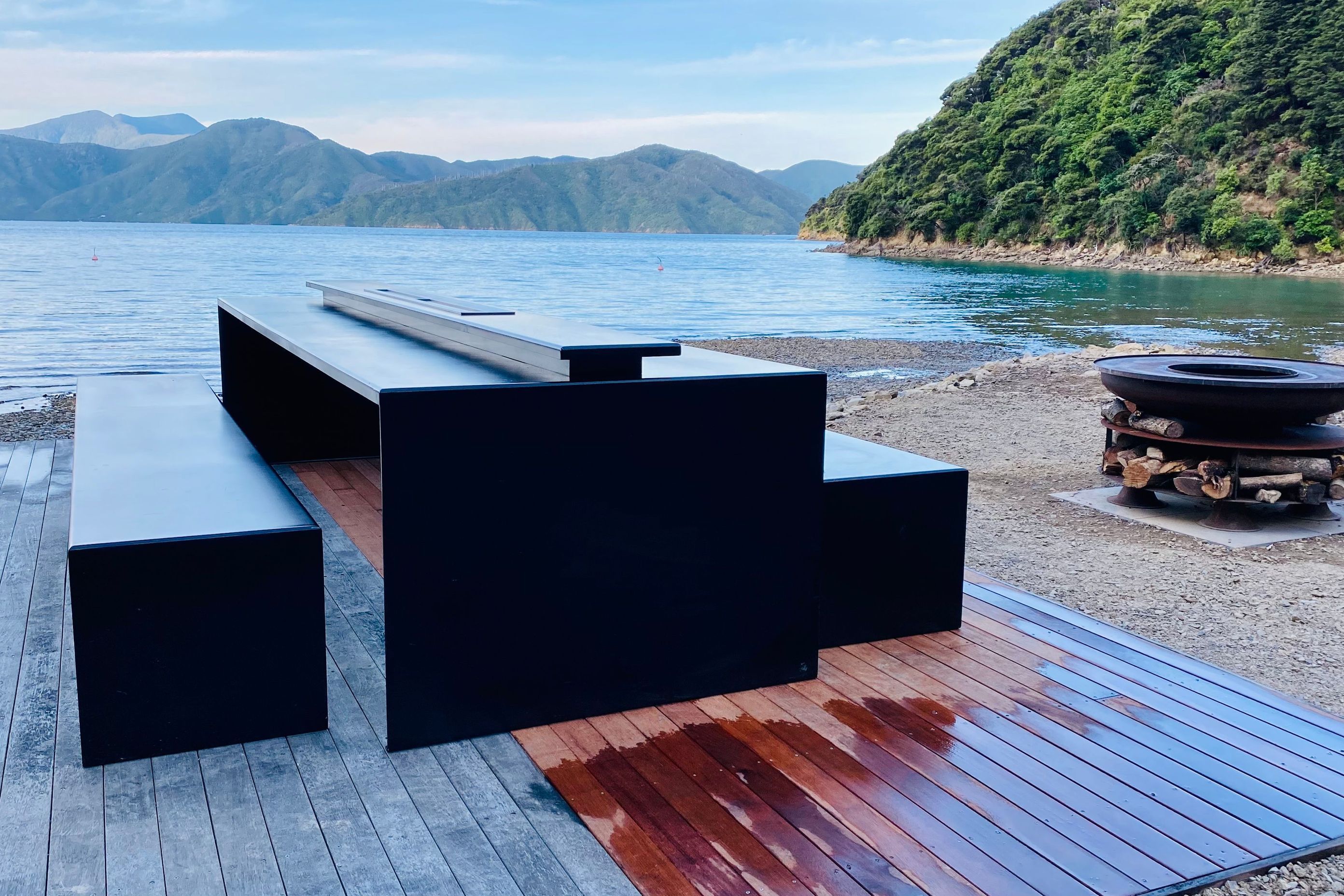 Floating Table