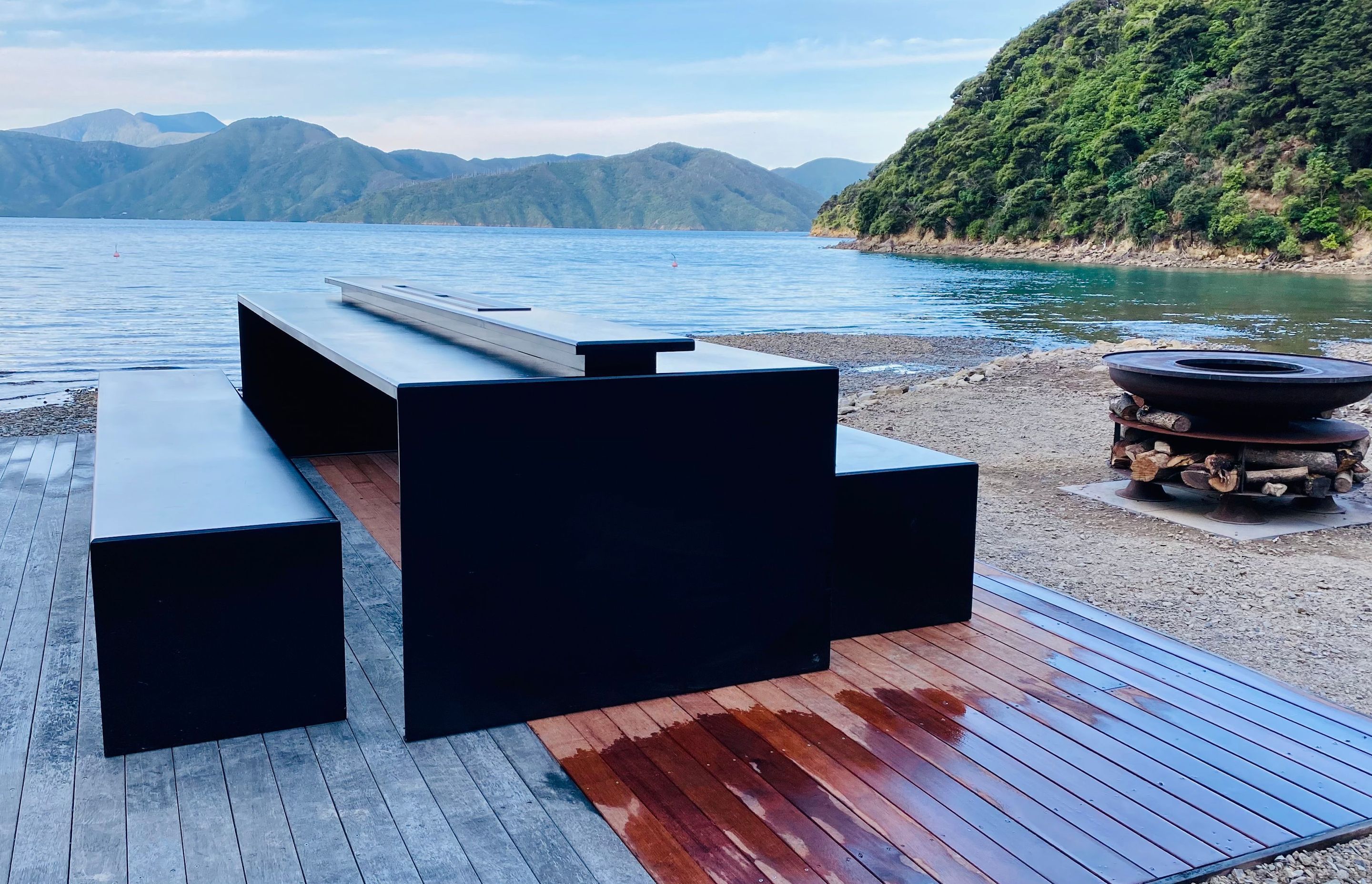 Floating Table