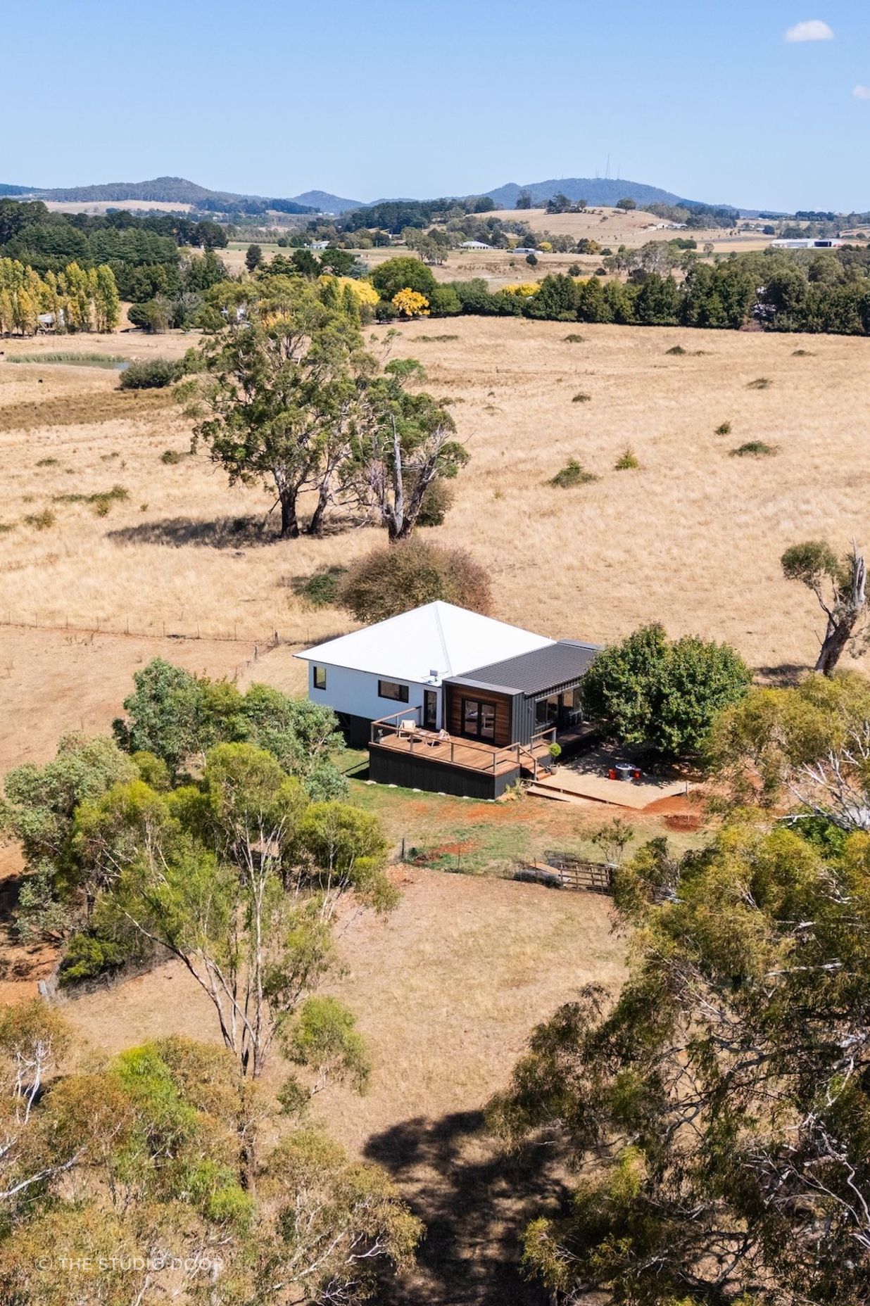 13-envirotecture-livinglightlyhaus-renovation-newsouthwales-external-2.jpg