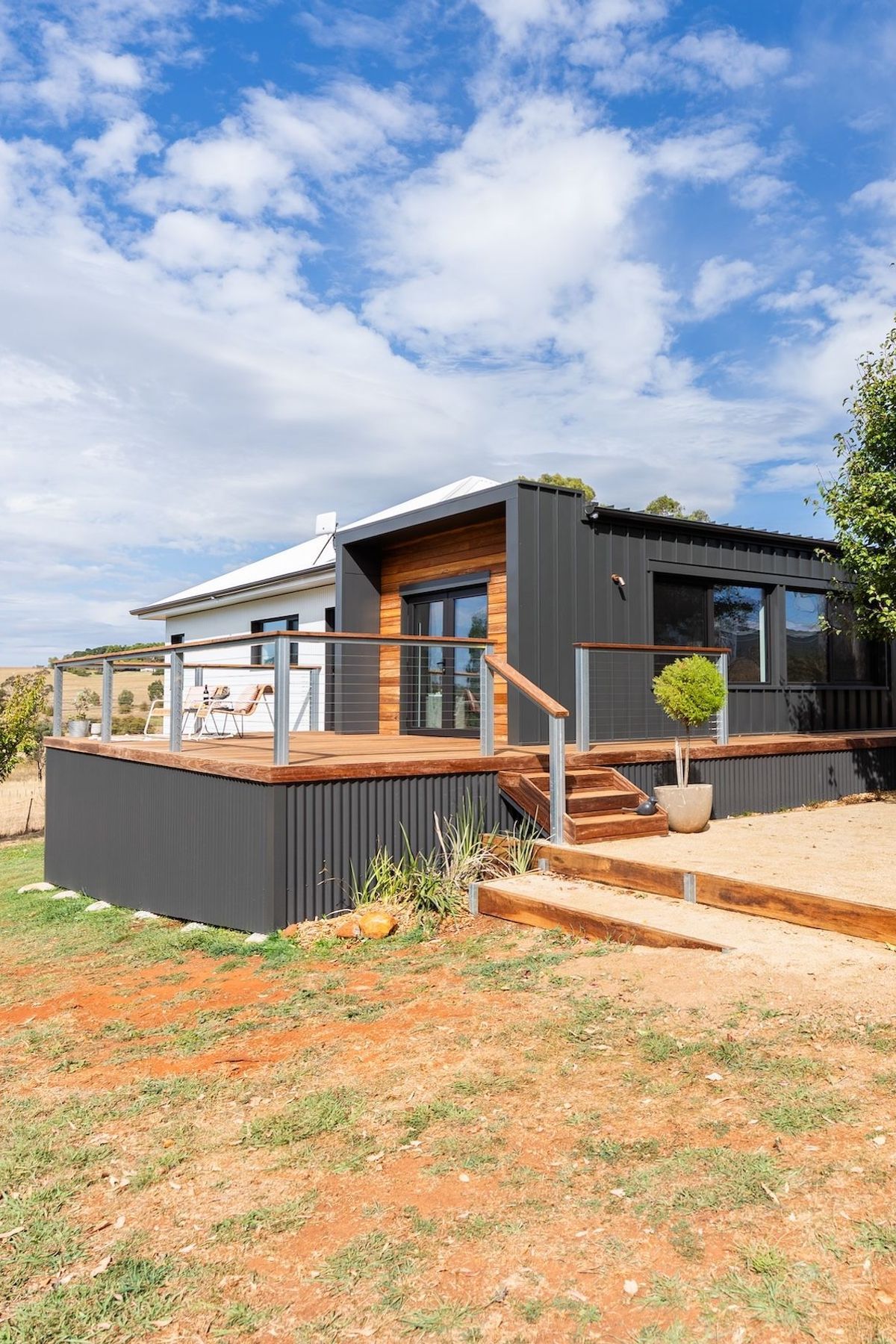 14-envirotecture-livinglightlyhaus-renovation-newsouthwales-external.jpg