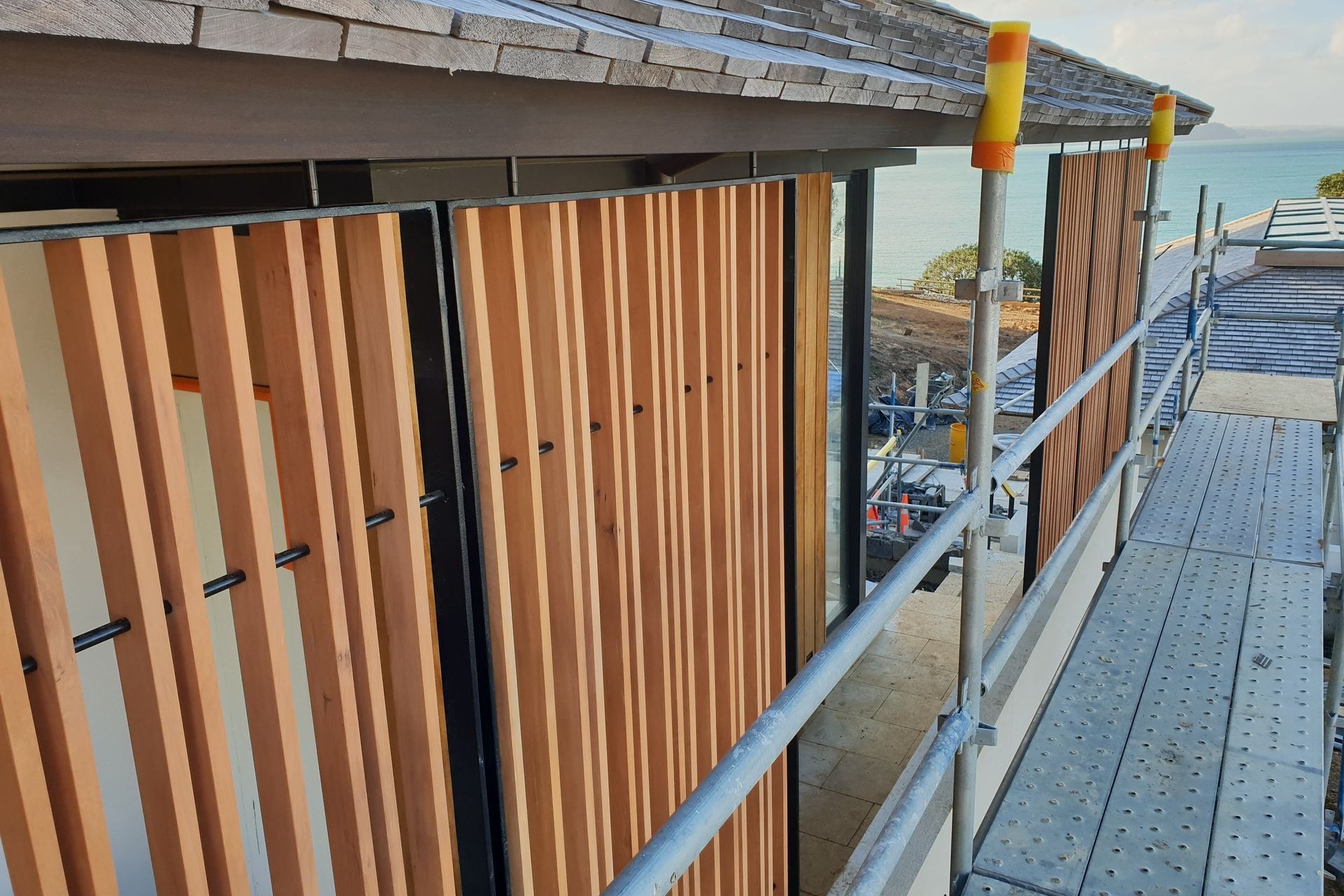 Decking with privacy wall