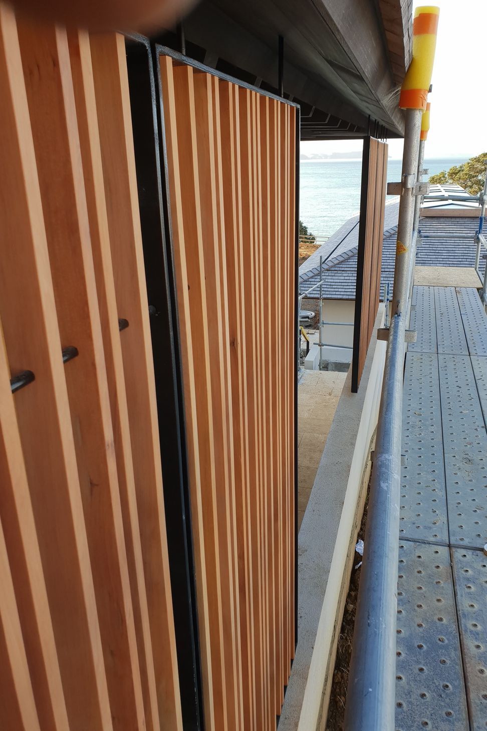 Decking with privacy wall
