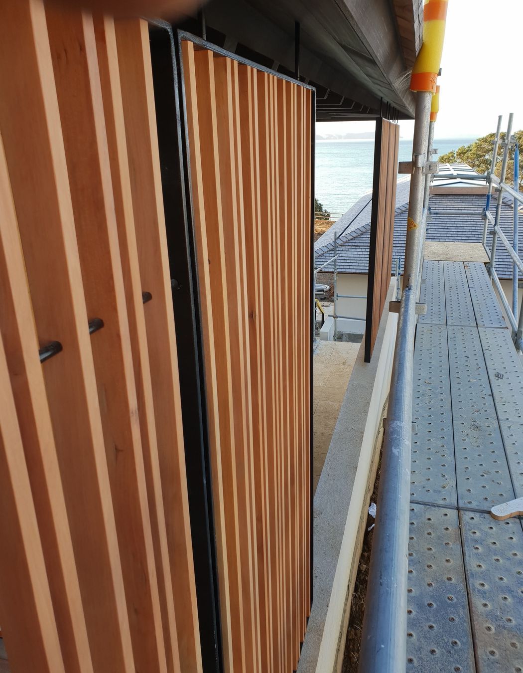 Decking with privacy wall