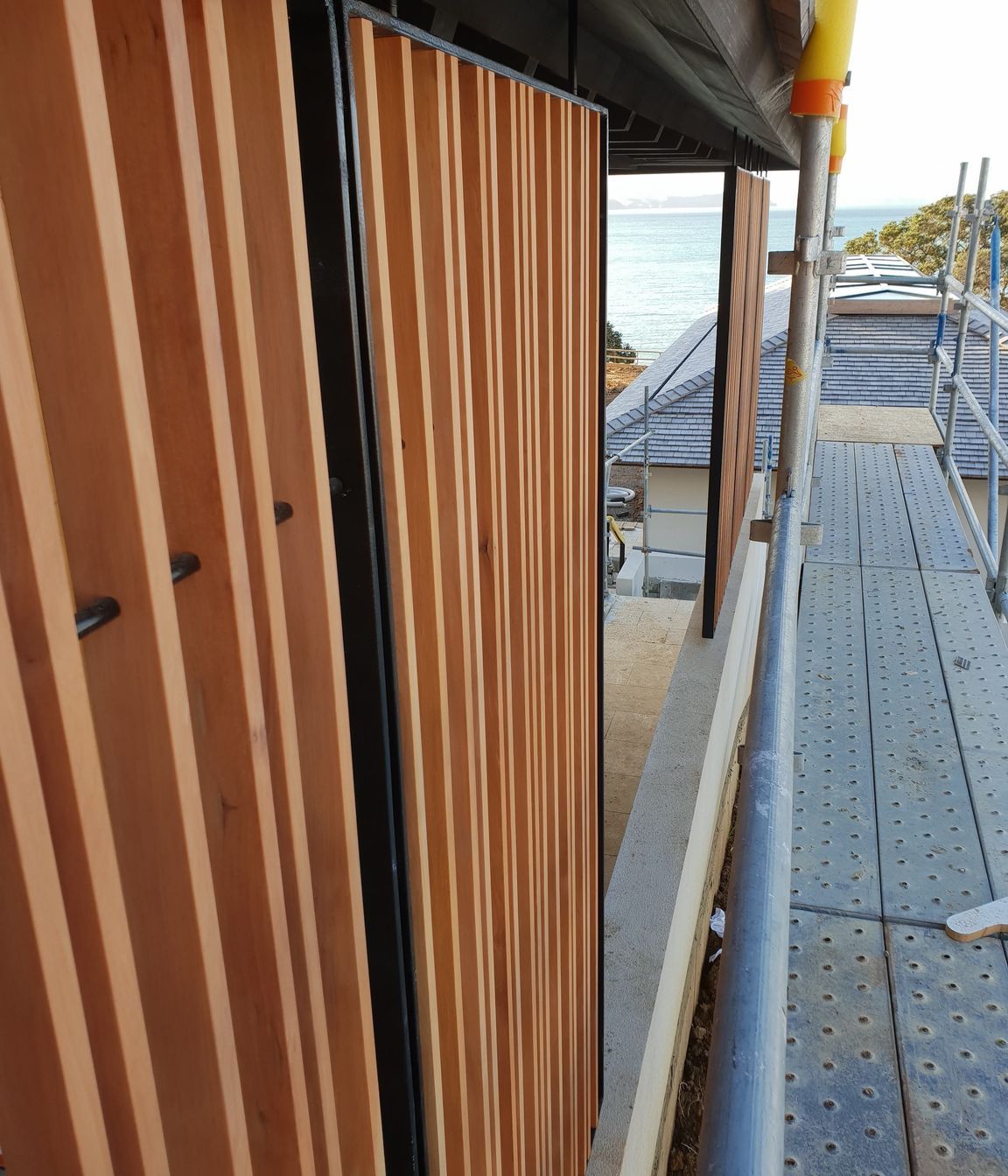 Decking with privacy wall