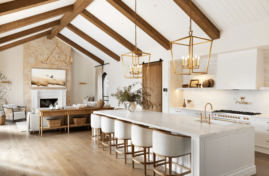 A farmhouse-style home by Alisa and Lysandra