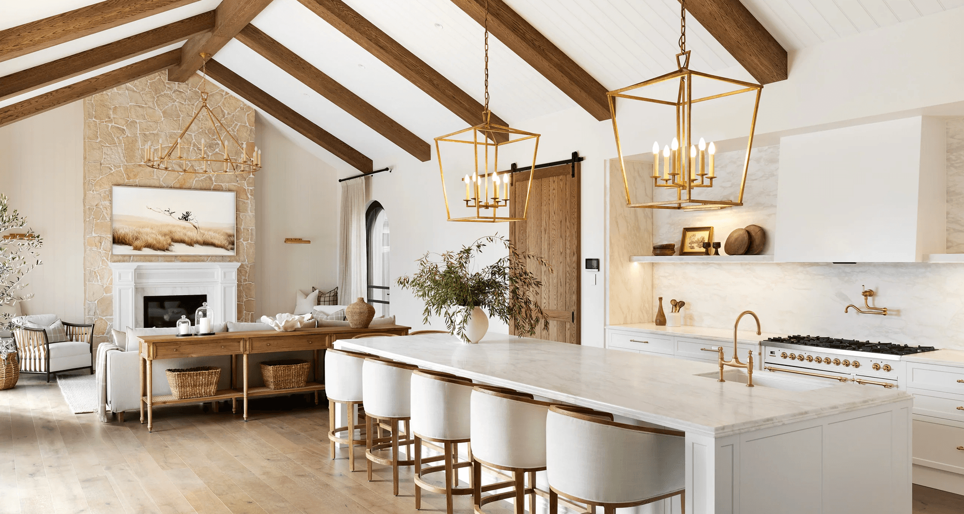 A farmhouse-style home by Alisa and Lysandra banner