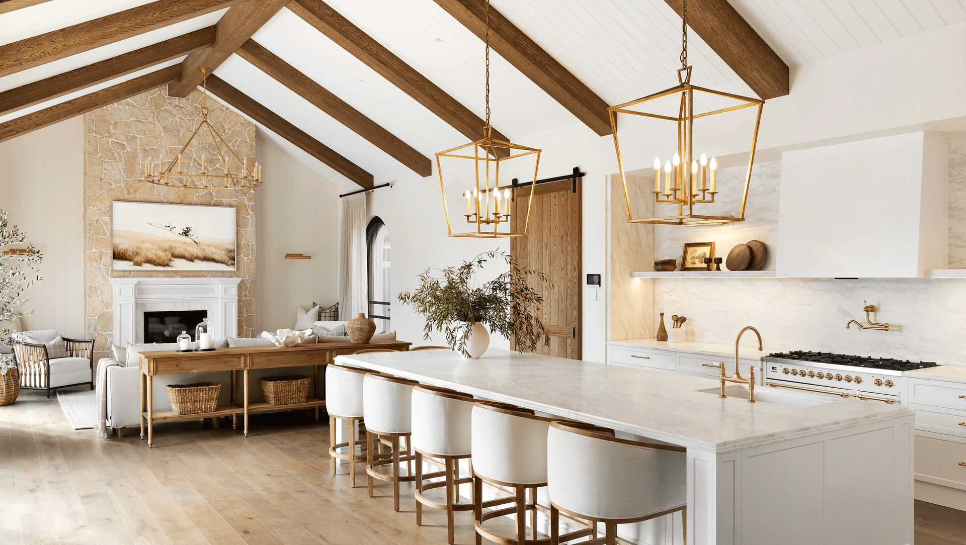 A farmhouse-style home by Alisa and Lysandra banner