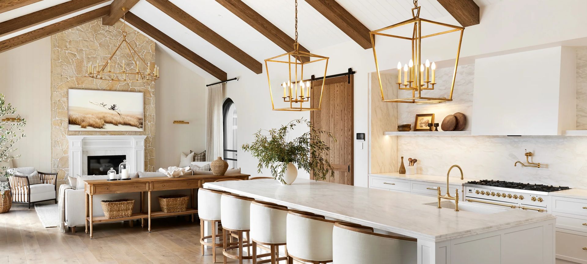 A farmhouse-style home by Alisa and Lysandra banner