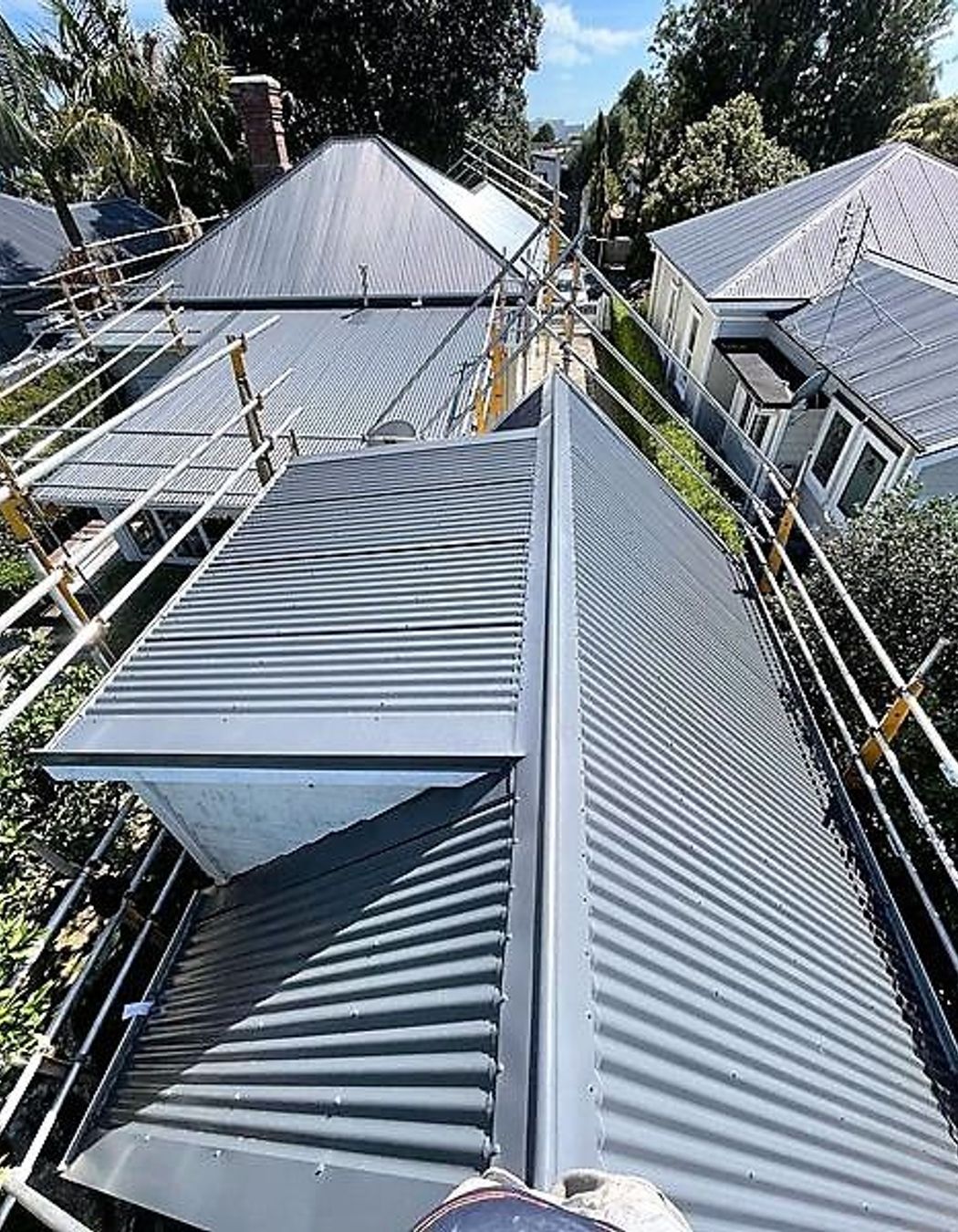 Villa With Sloped Garage