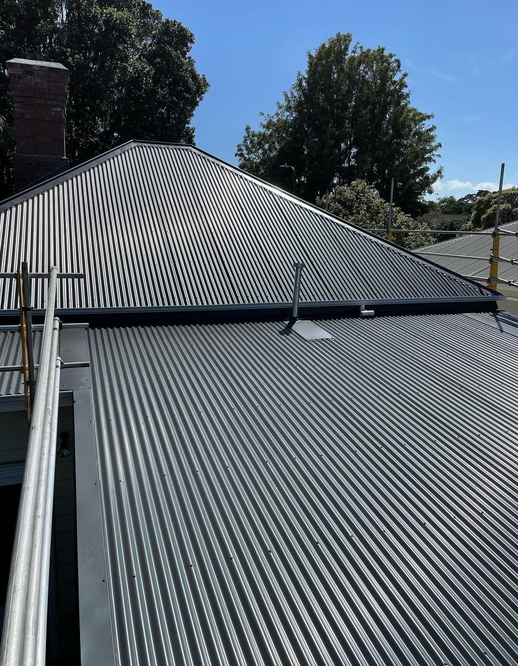 Villa With Sloped Garage