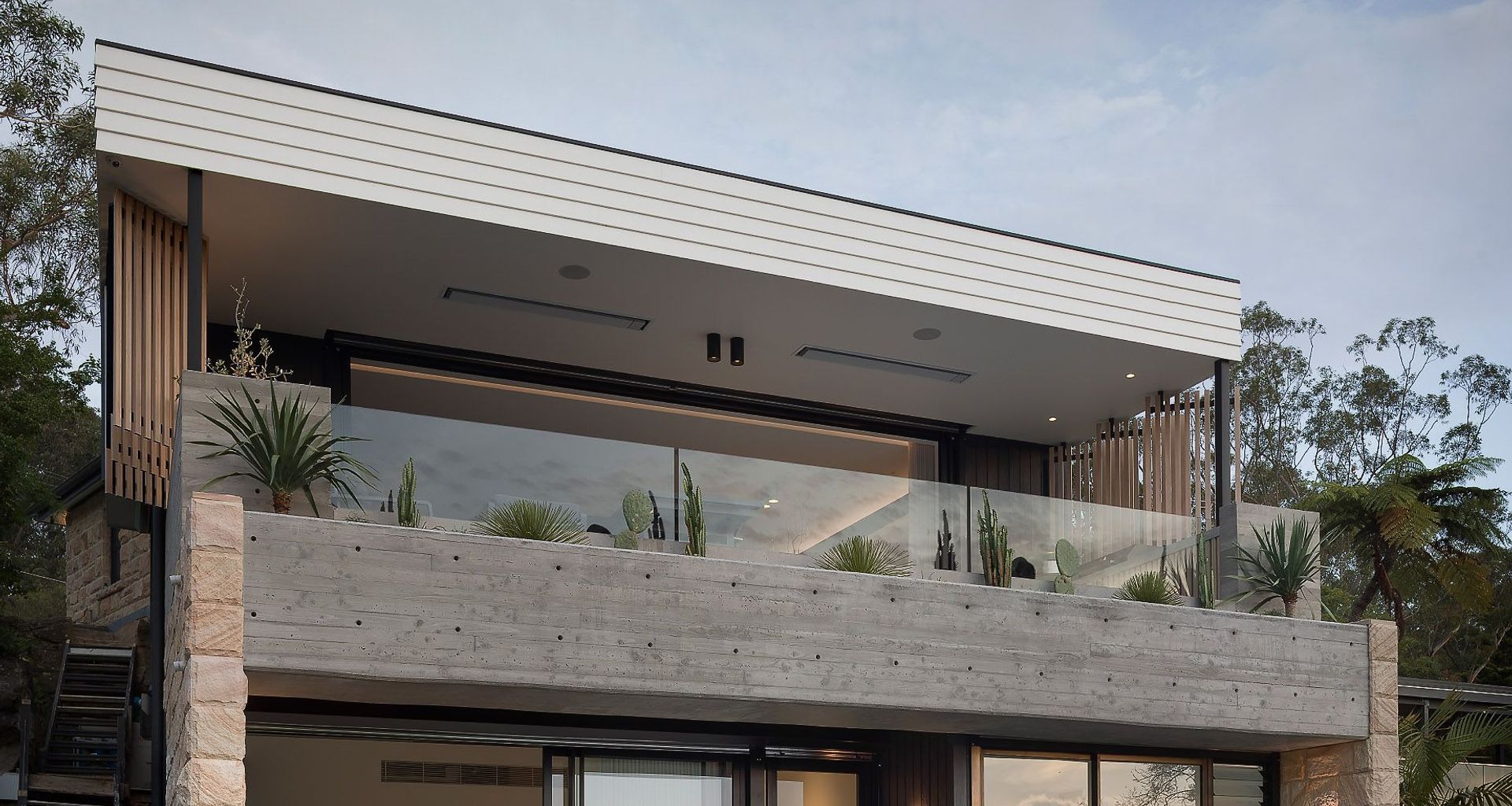L'ARC MAISON banner
