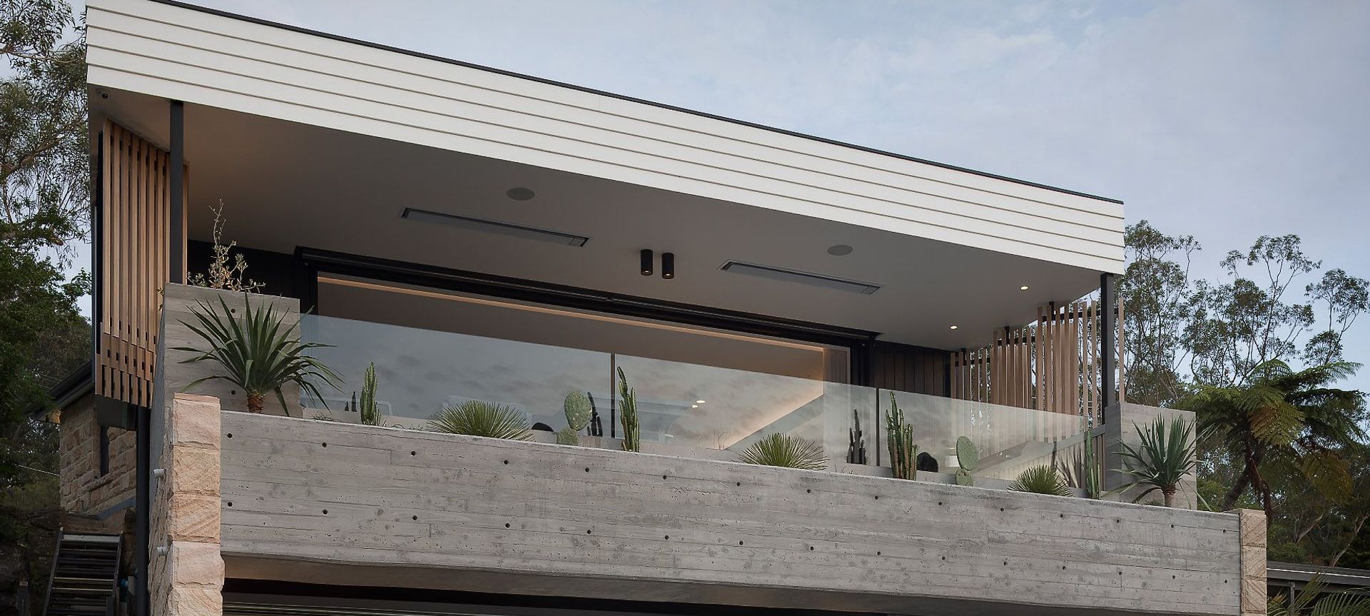 L'ARC MAISON banner