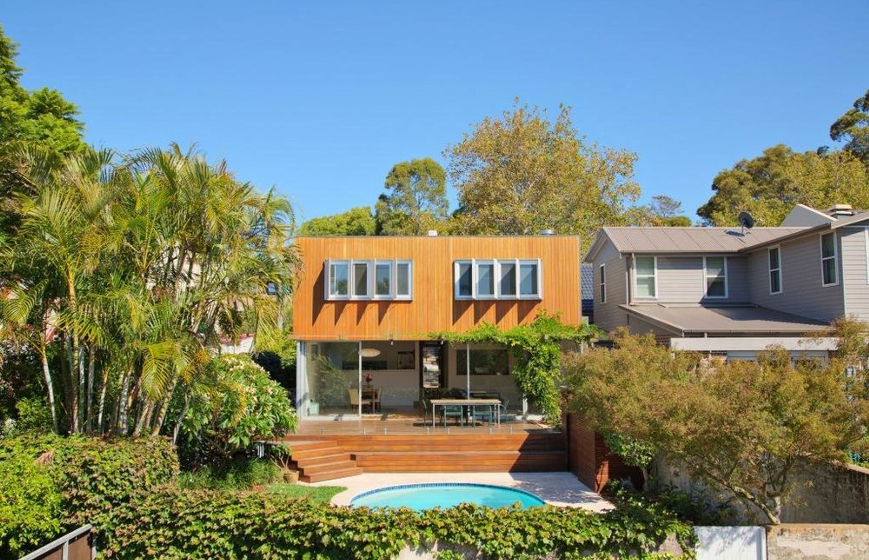##Annandale House 1
