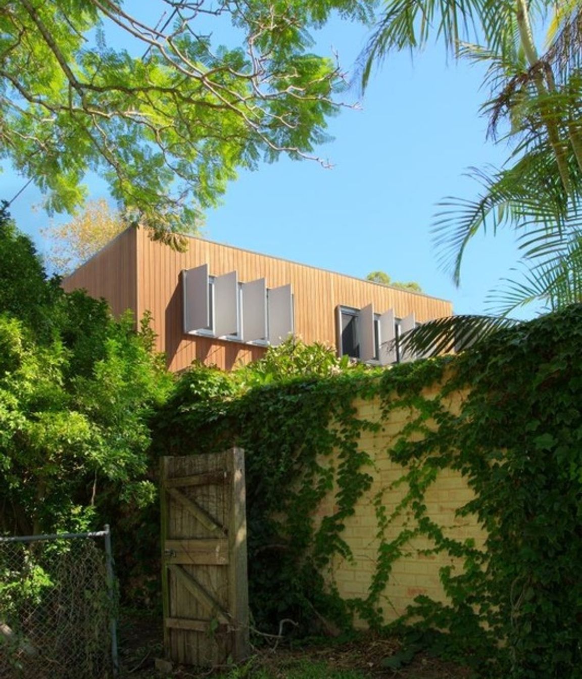 ##Annandale House 1